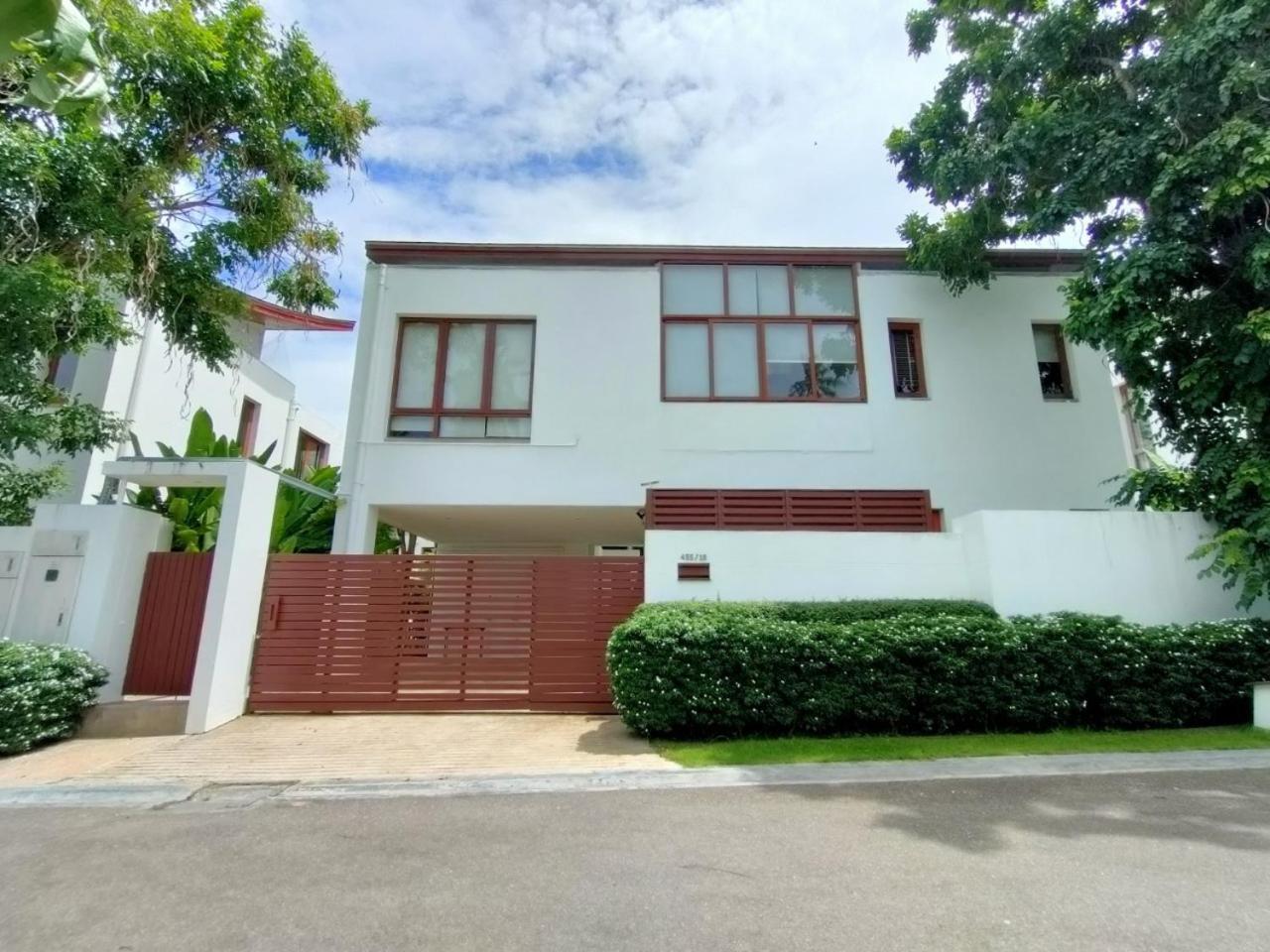 Villa with Private Pool - Photo 7
