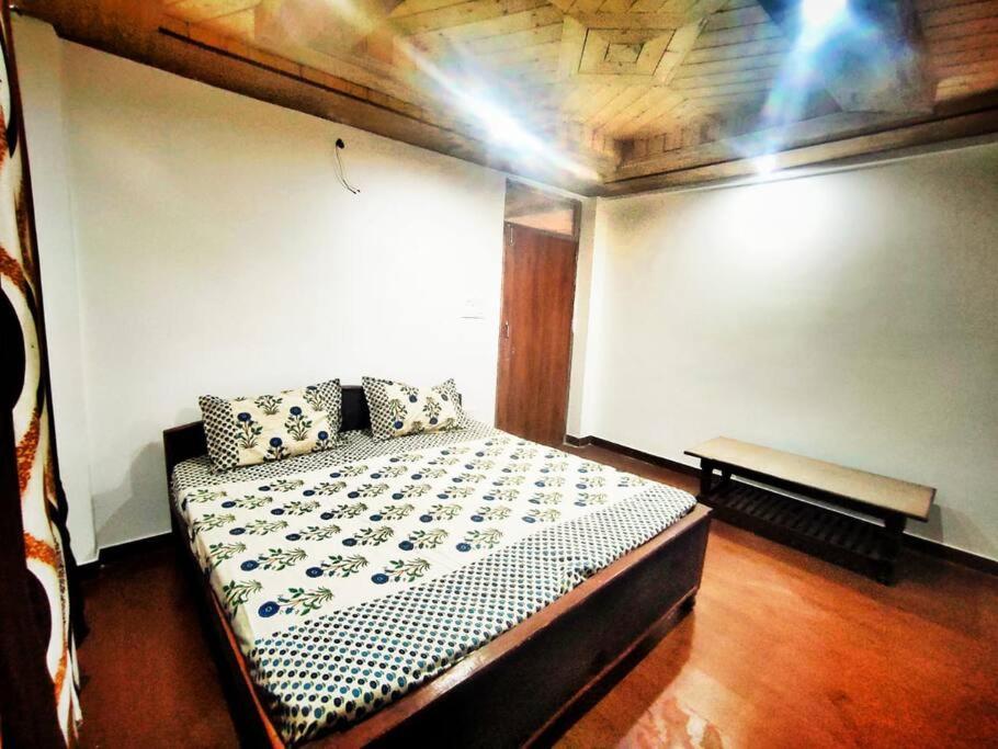 Three-Bedroom Apartment photo 1
