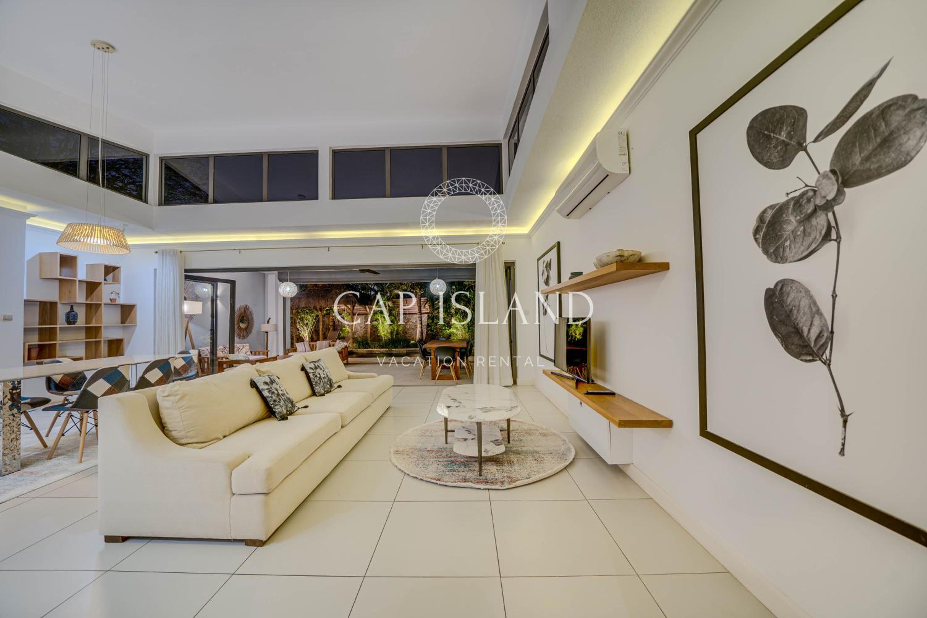 Three-Bedroom Villa photo 1