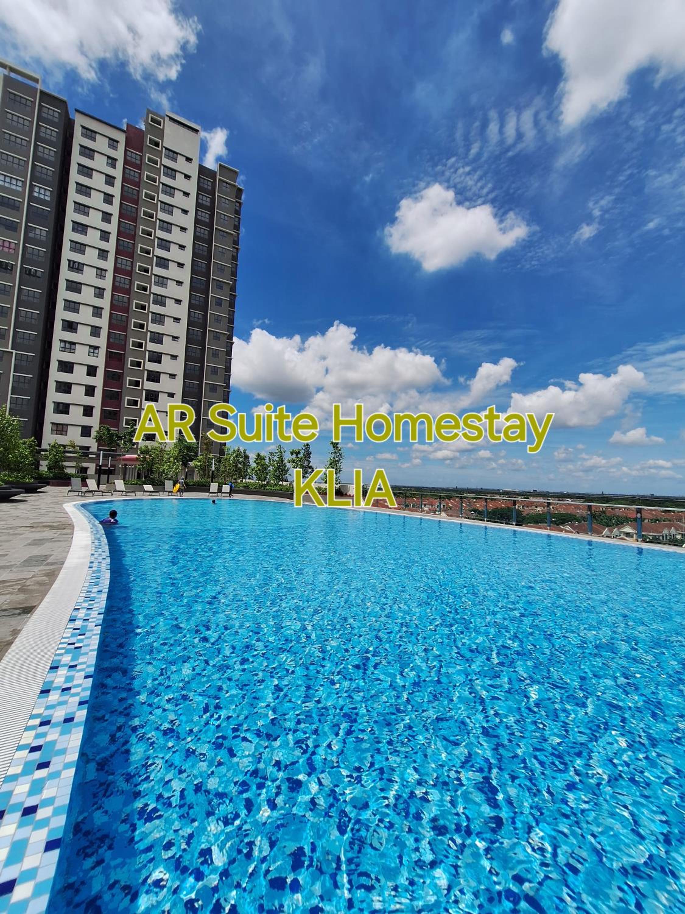 Three-Bedroom Apartment with View photo 3
