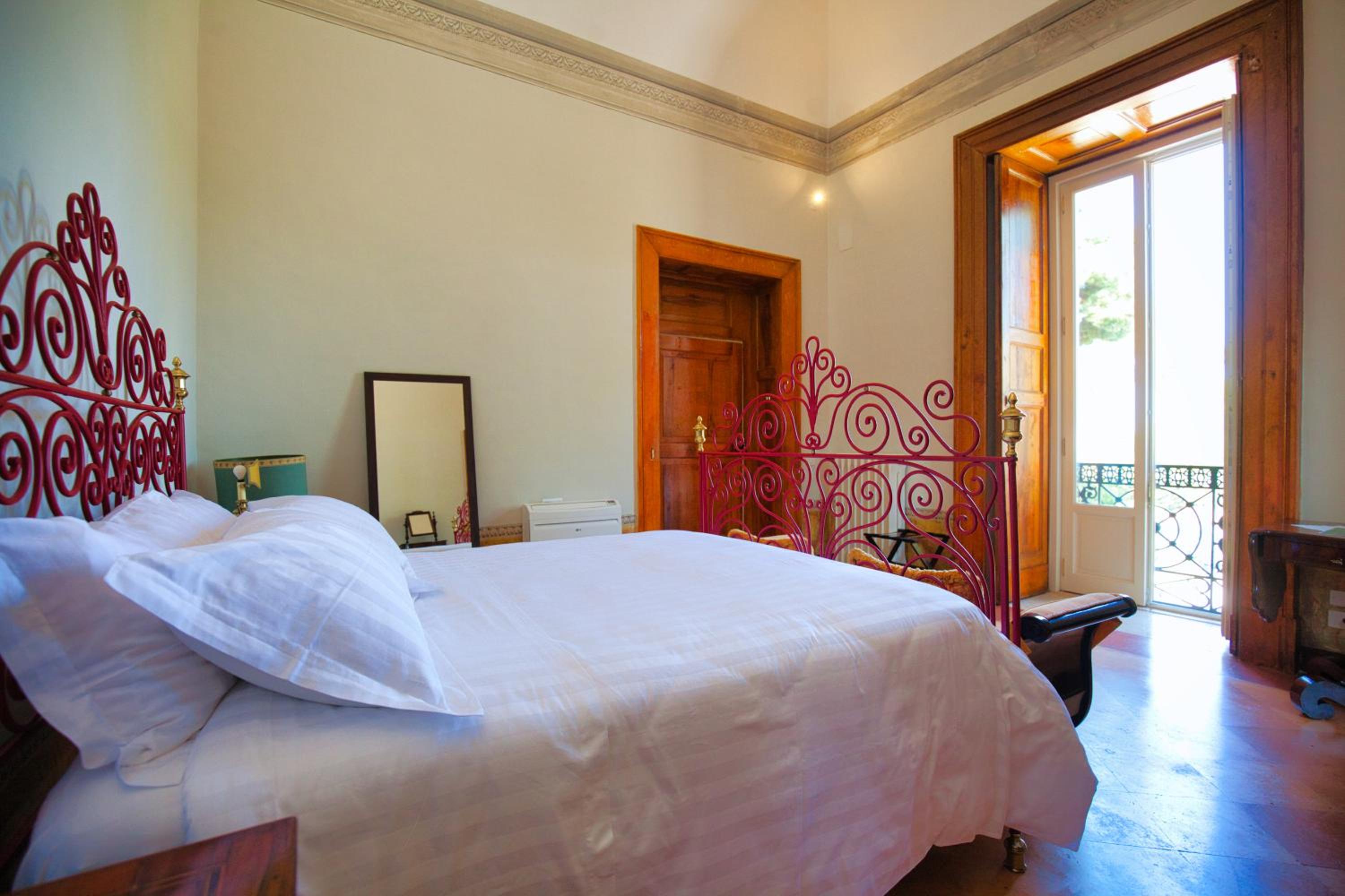 Junior Suite with Garden View