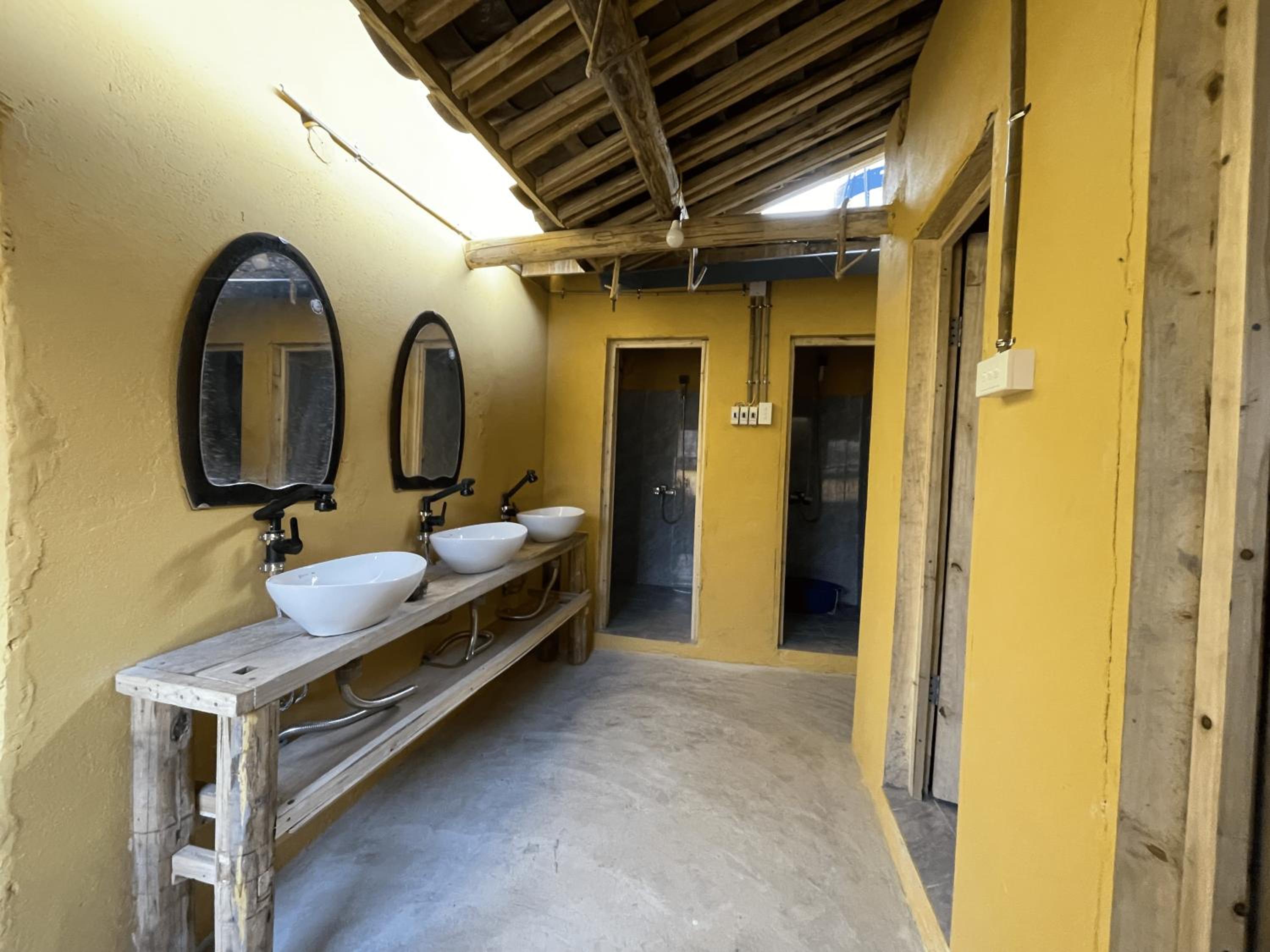 Double Room With Shared Bathroom photo 2