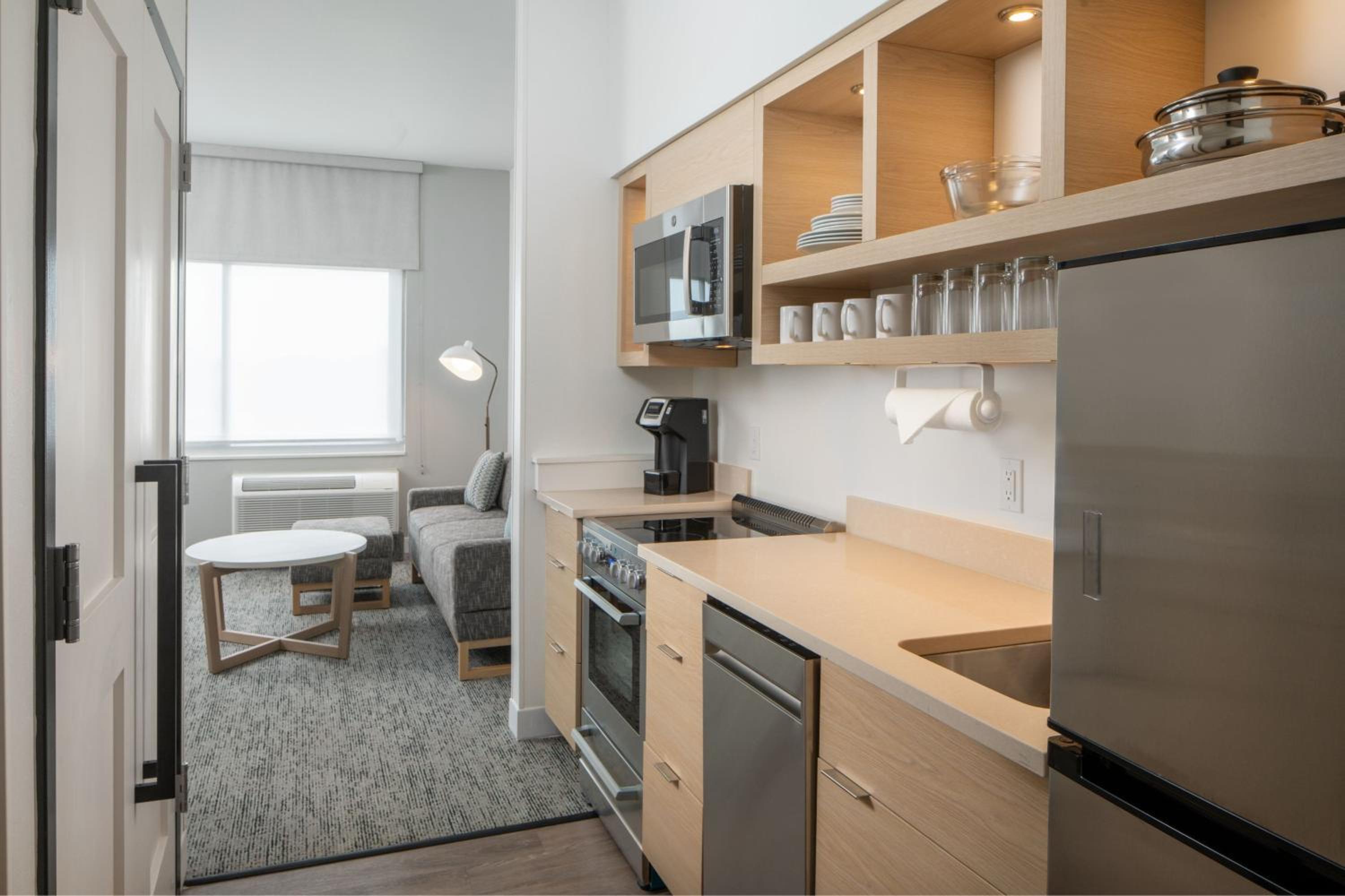 One-Bedroom King Suite with Sofa Bed  - Photo 4