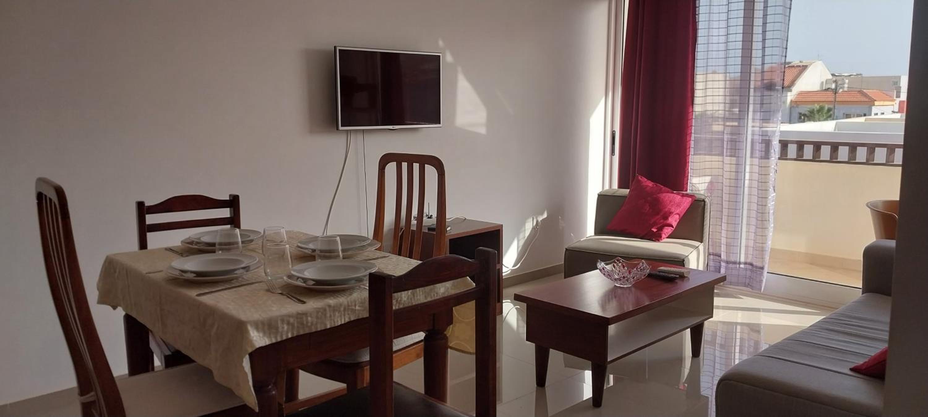 Deluxe Double or Twin Room with Balcony photo 2