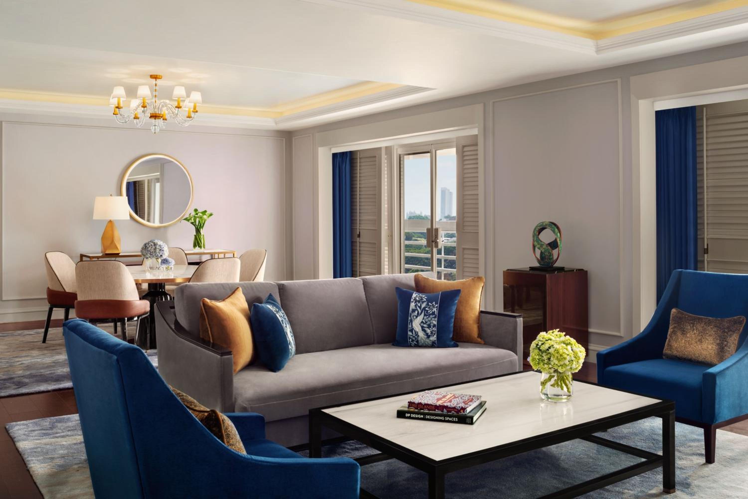 Empire One-Bedroom King Suite with Balcony - Photo 2