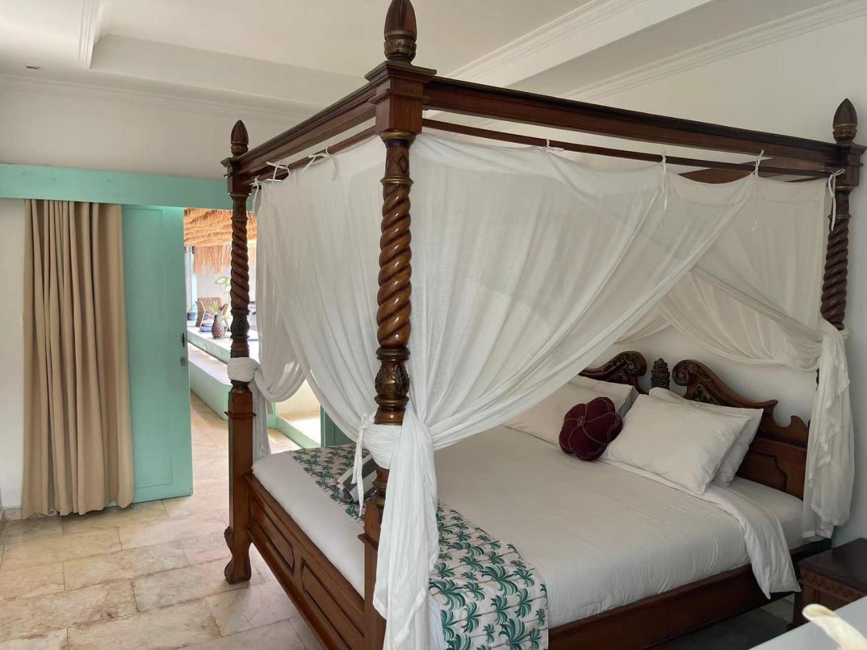 Double Room With Pool View photo 1