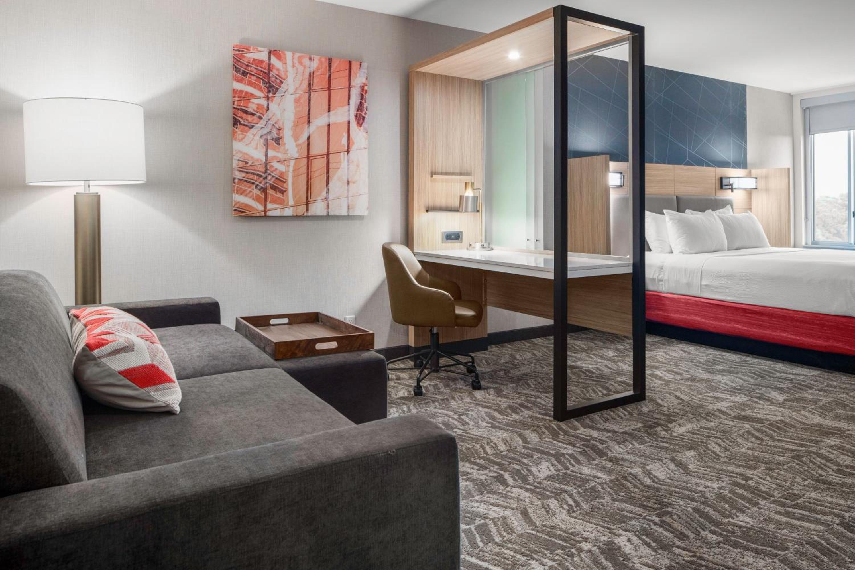 King Suite with Trundle Bed - Photo 4