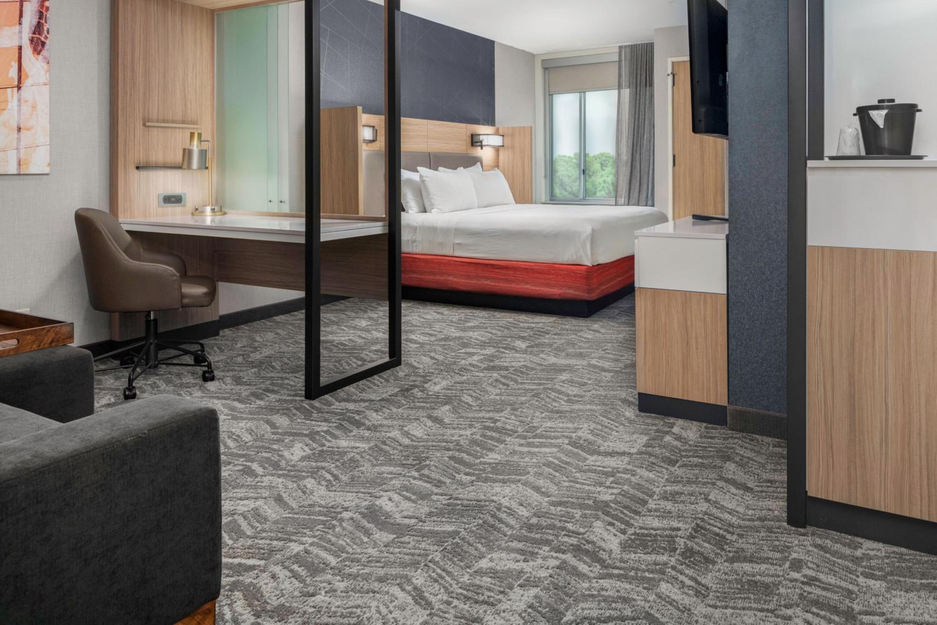 King Suite with Trundle Bed - Photo 5