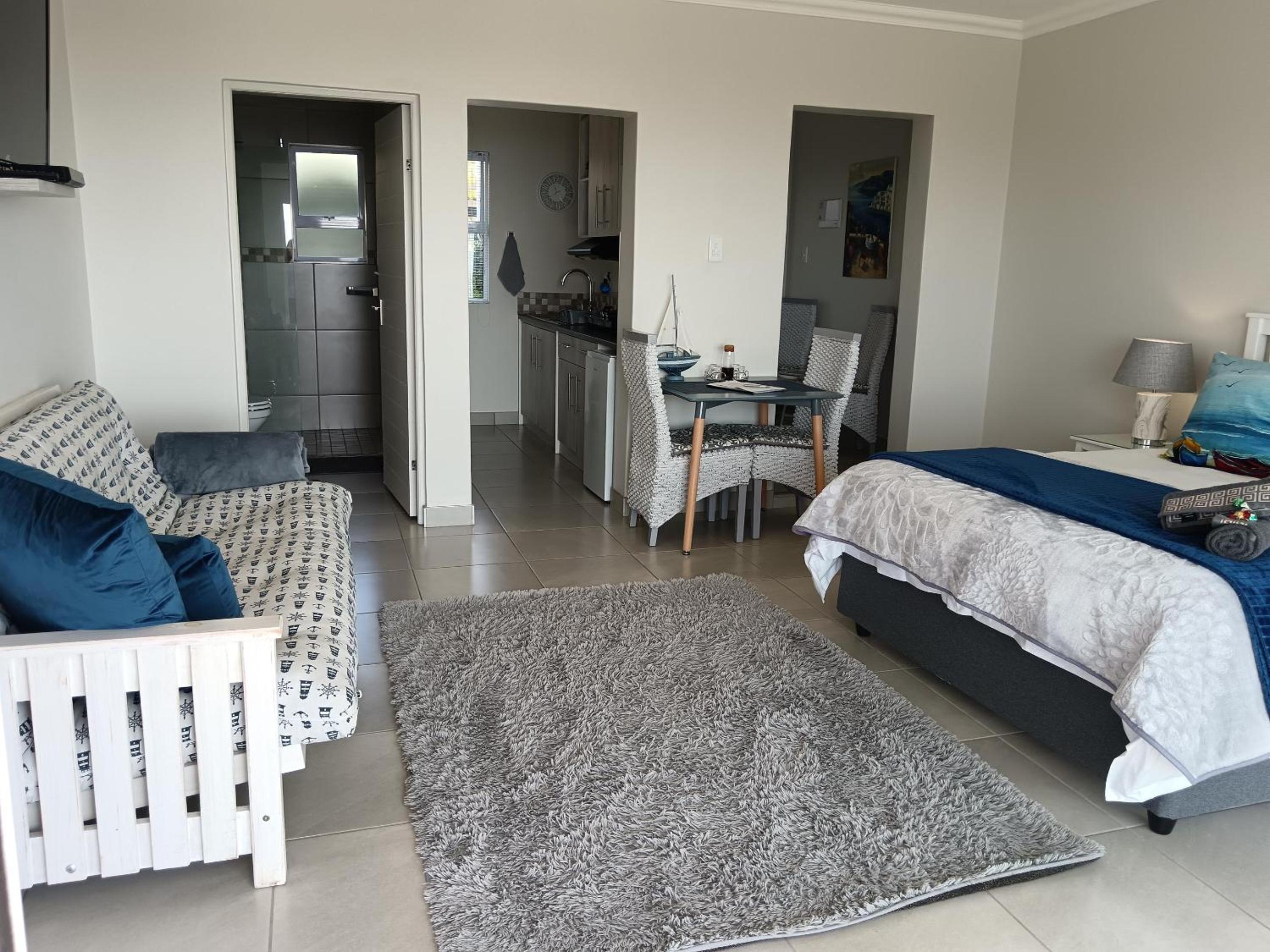 One-Bedroom Apartment photo 3