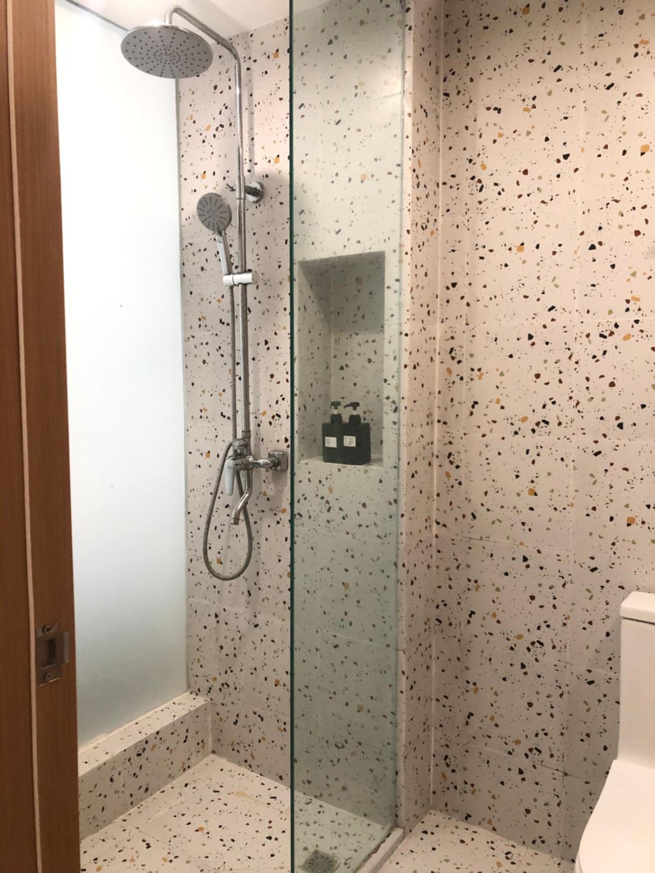 Deluxe Queen Room - Photo 8