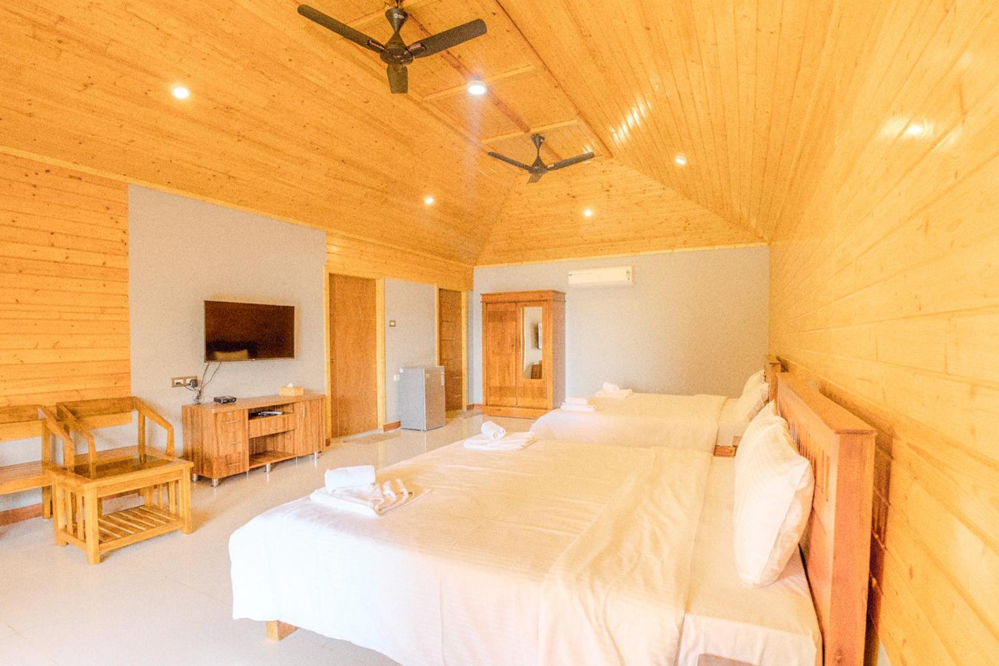 Quadruple Room with partial sea View