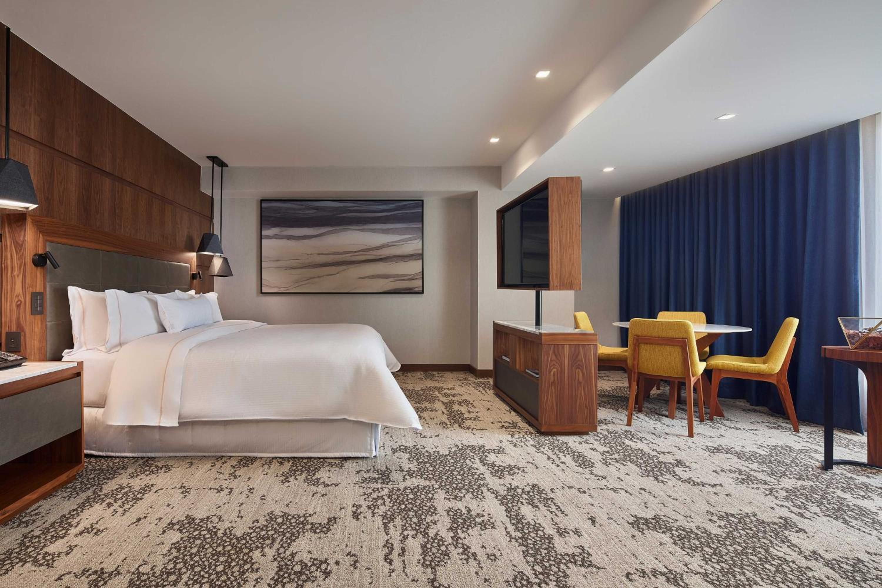 Deluxe Suite, 1 King
