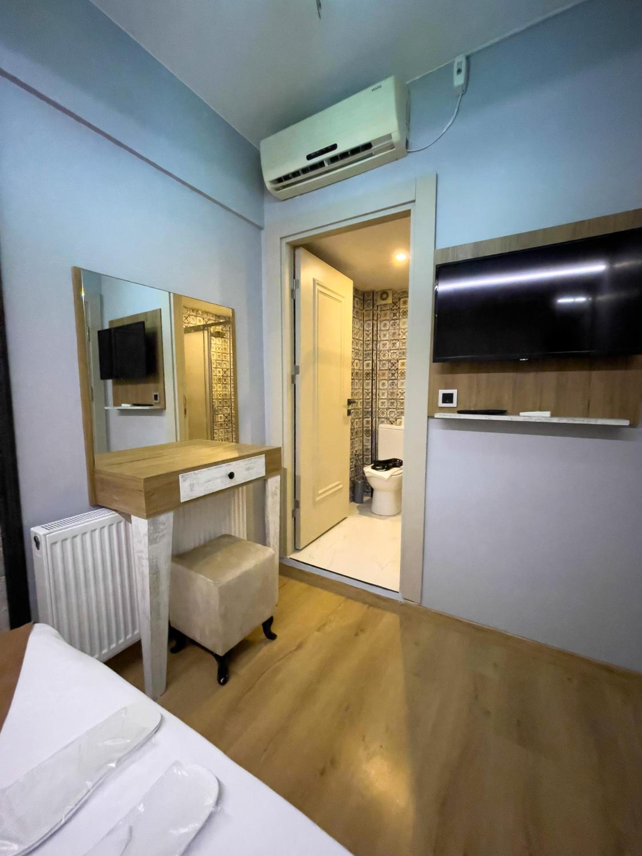 Budget Double Room photo 1