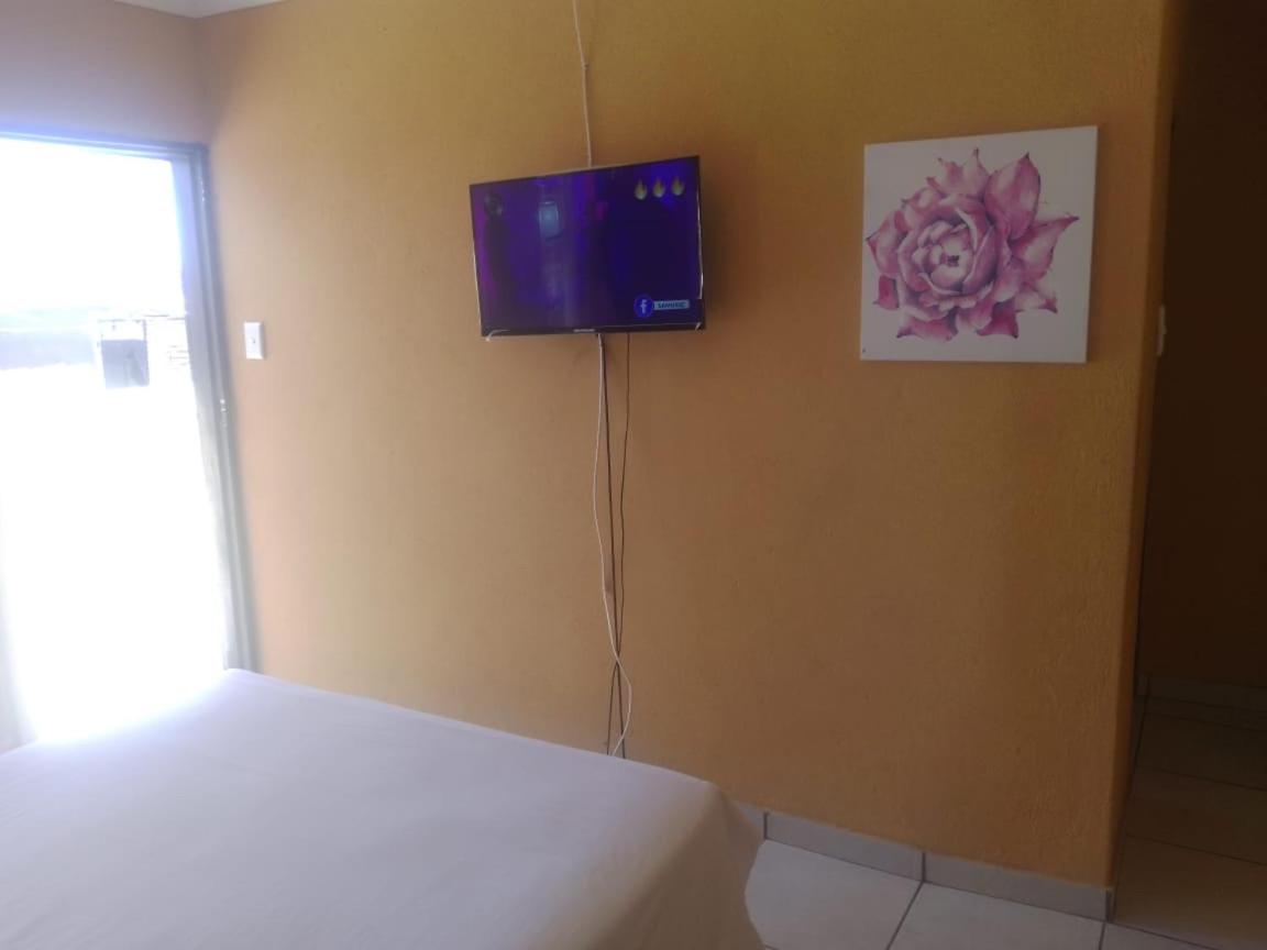 Small Double Room - Photo 3