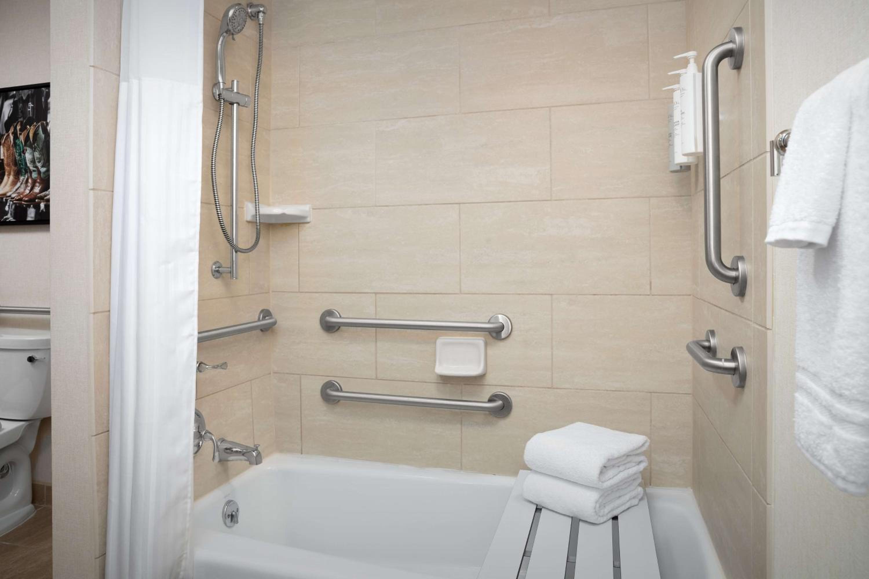 King Room - Disability Access - Photo 4