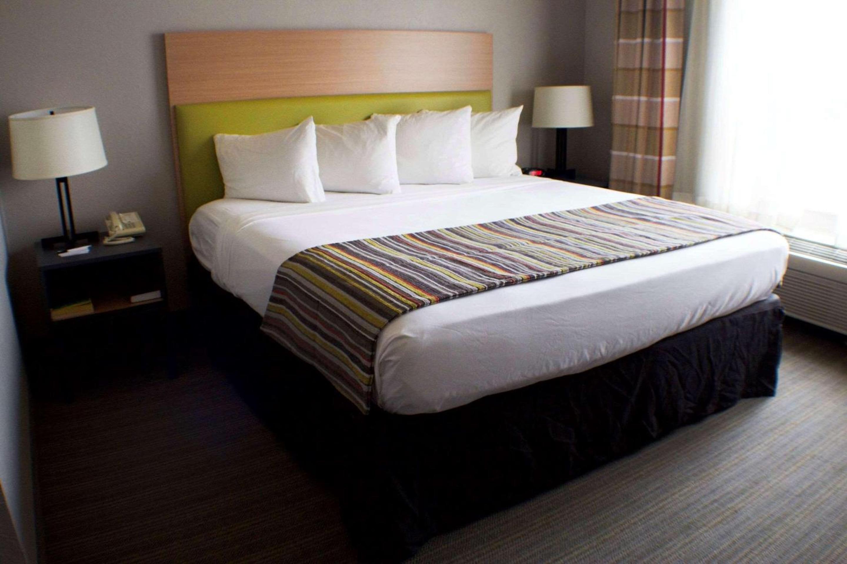 King Suite - Photo 2