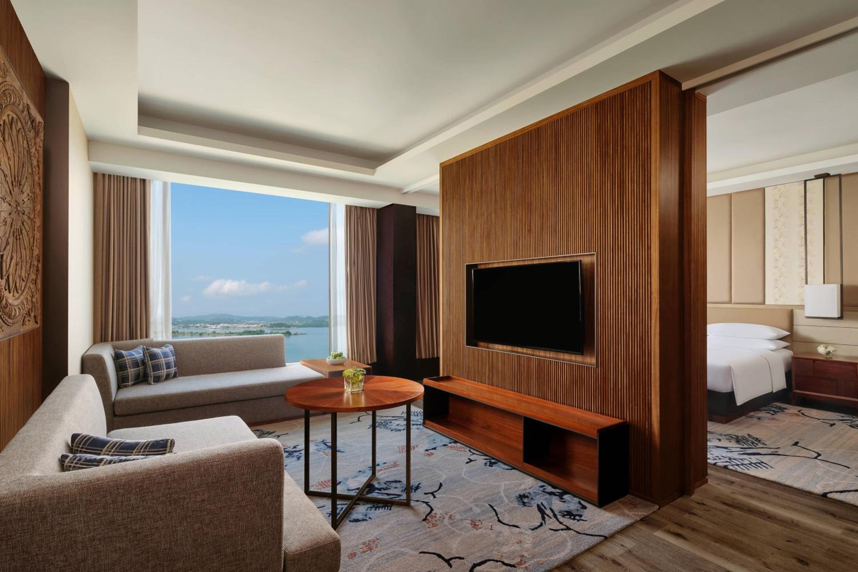 M Club lounge access, 1 Bedroom Executive Suite, Bay view    - Photo 1