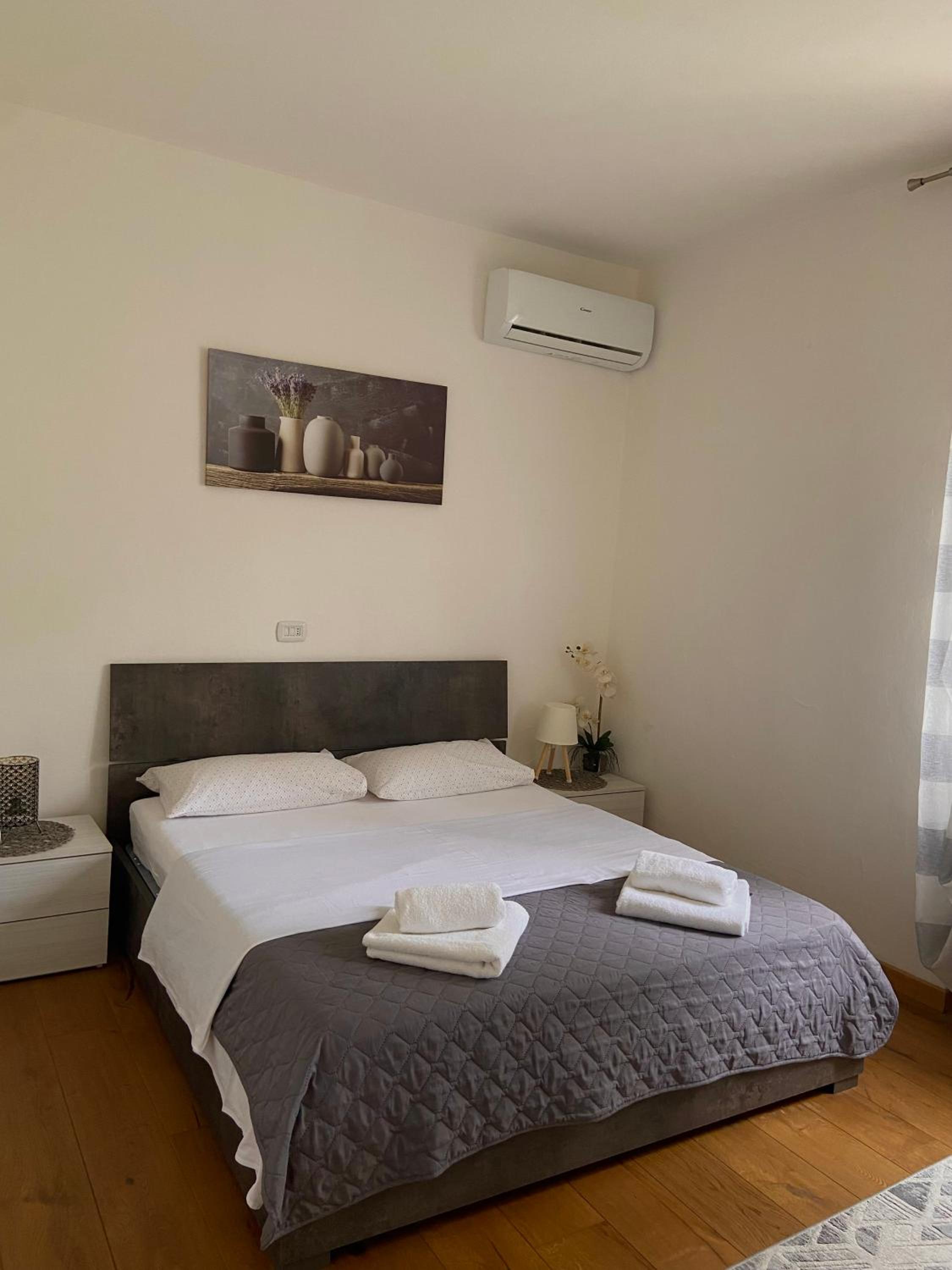 Two-Bedroom House photo 3