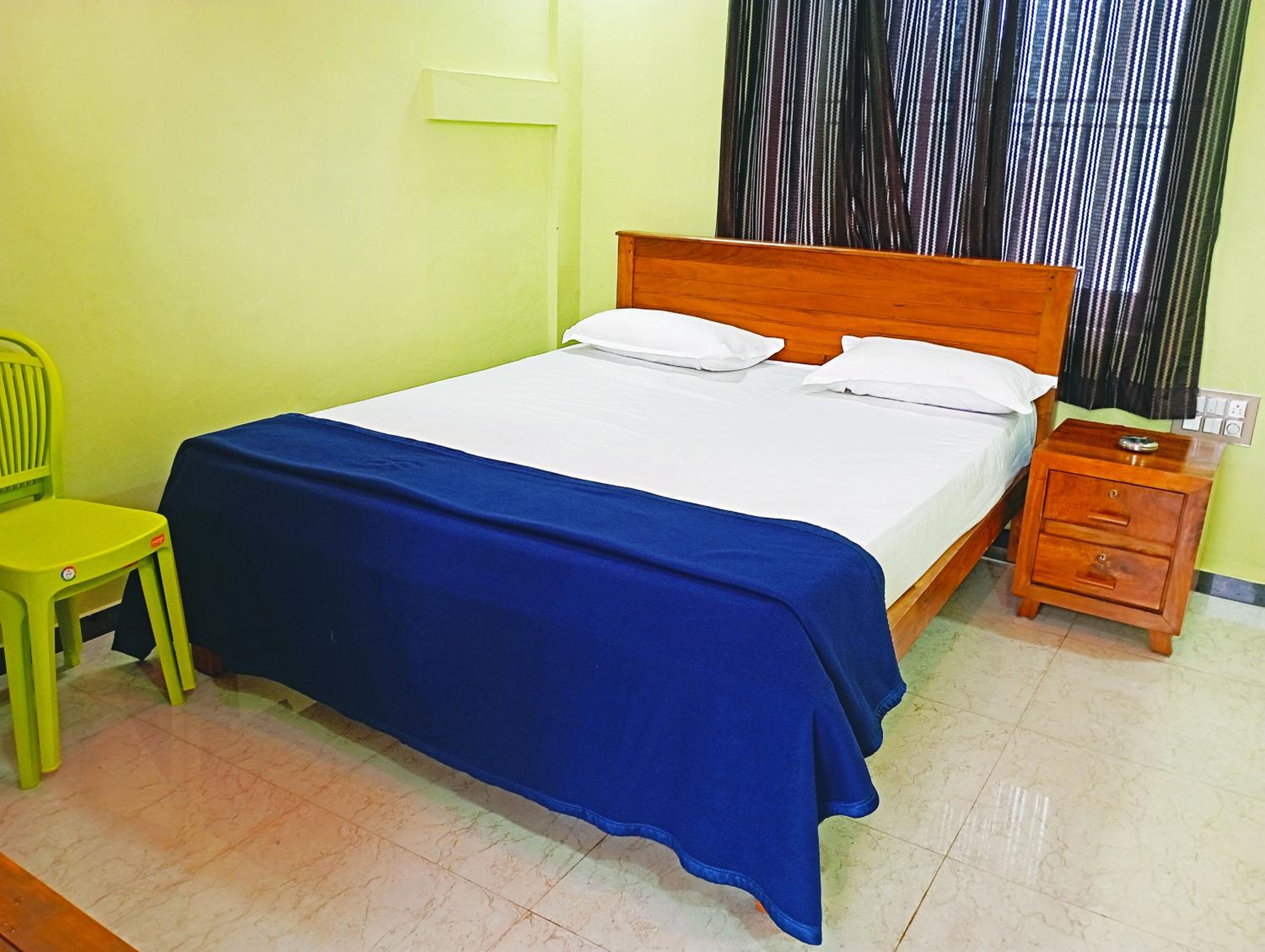 Standard Double Room With Fan - Photo 1