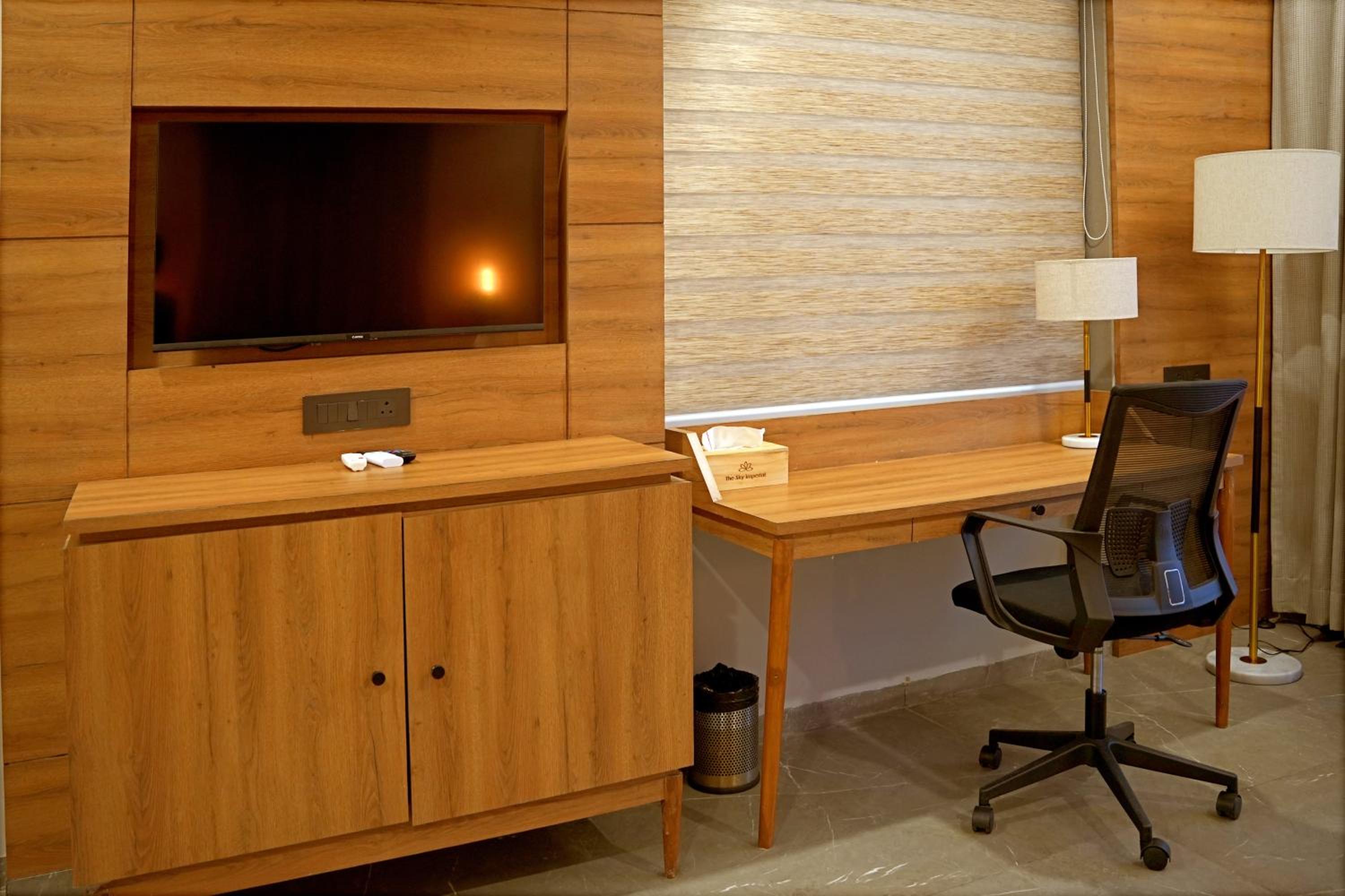 Deluxe Suite - Photo 23