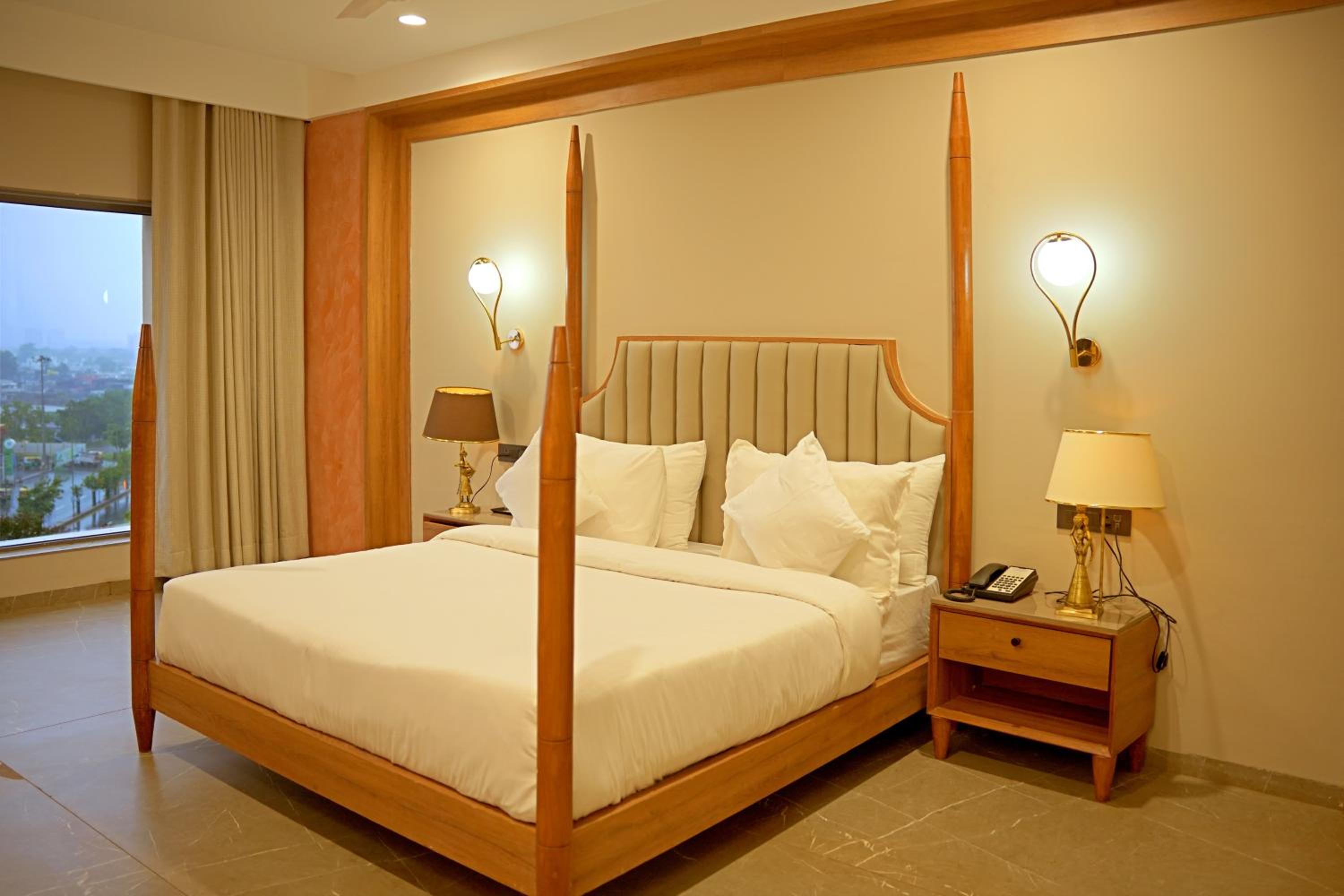 Deluxe Suite - Photo 21