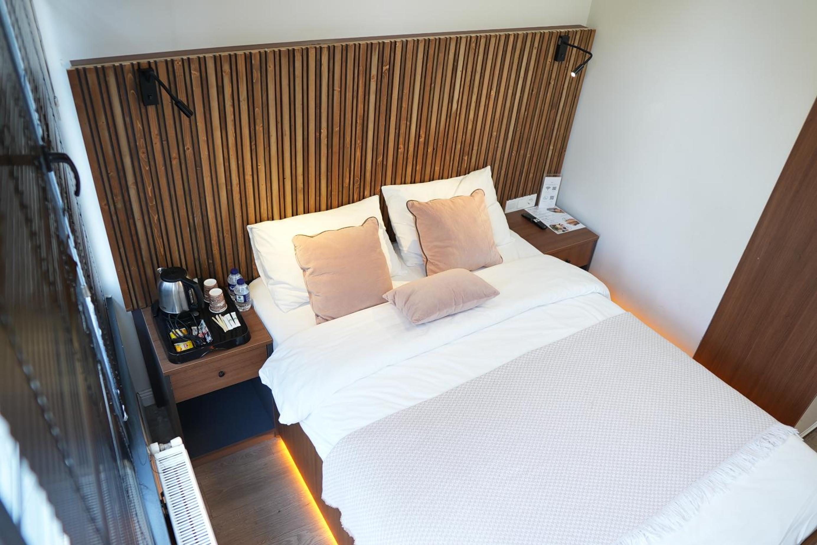 Budget Double Room photo 2
