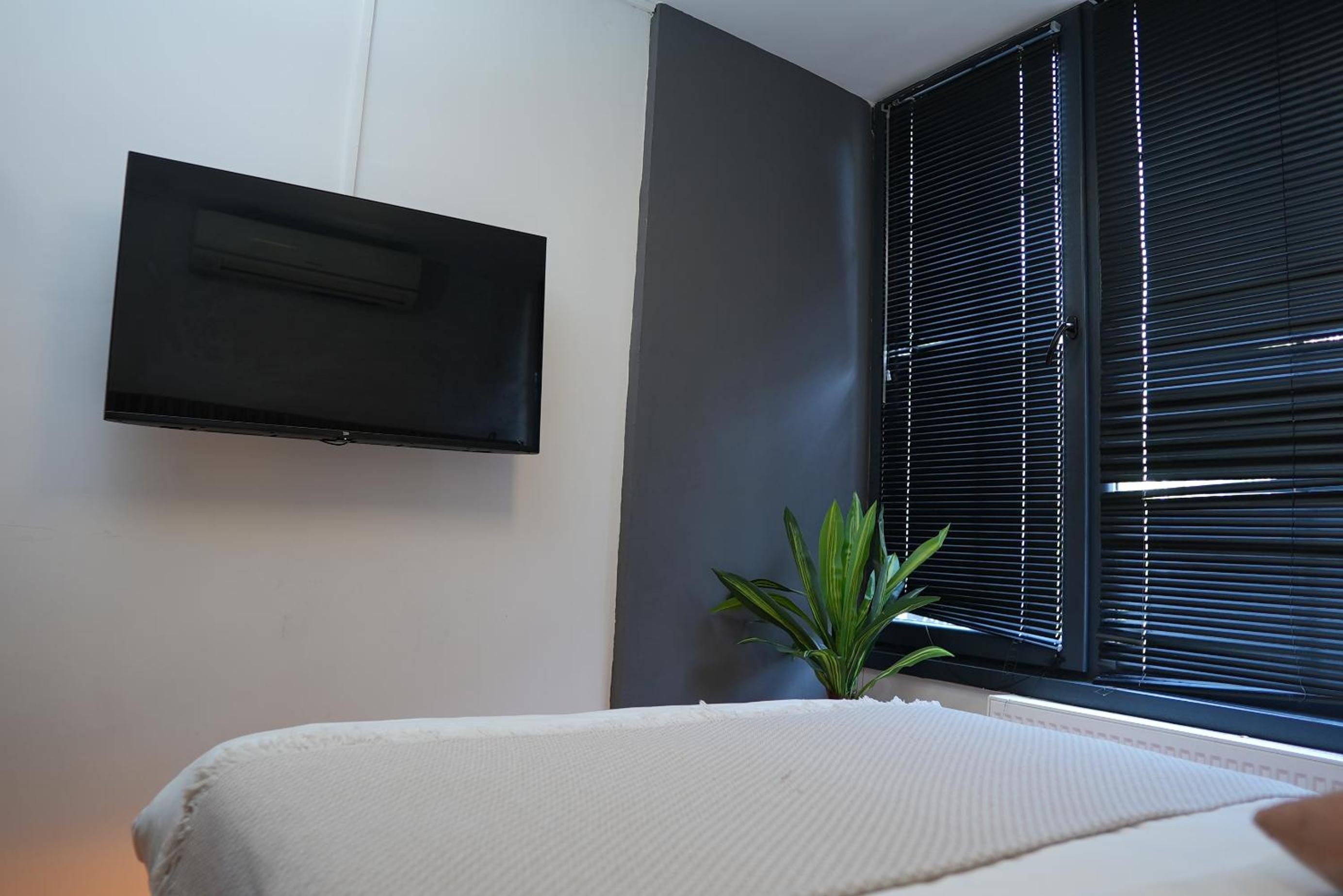 Budget Double Room photo 3