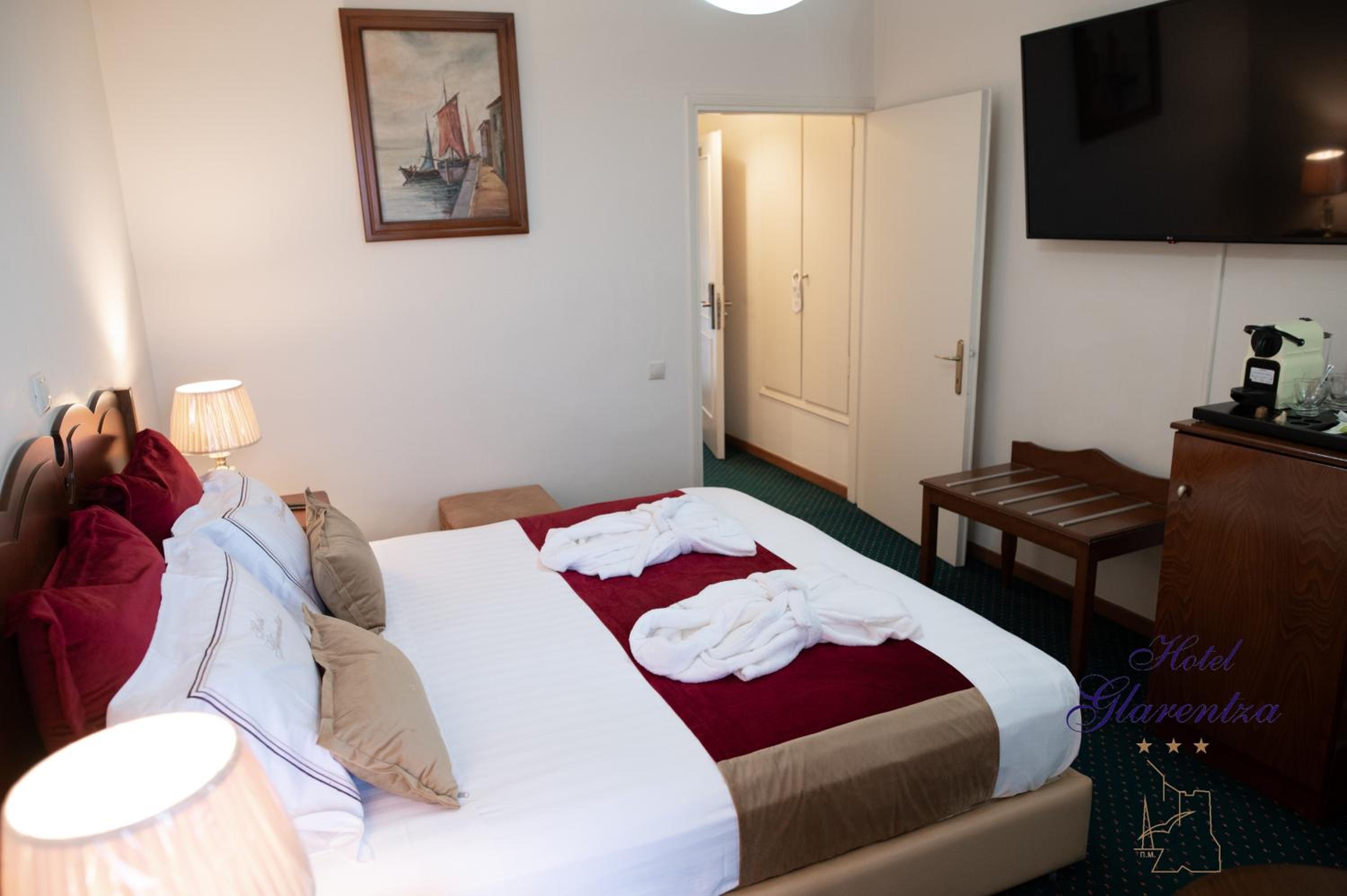 Deluxe Double Room with Balcony and Sea View - Photo 2