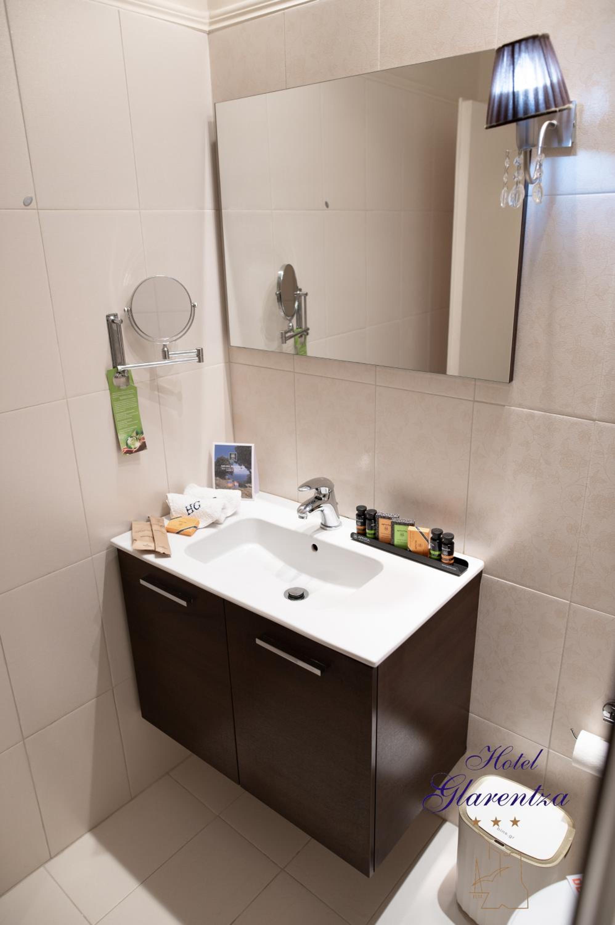 Deluxe Double Room with Balcony and Sea View - Photo 3
