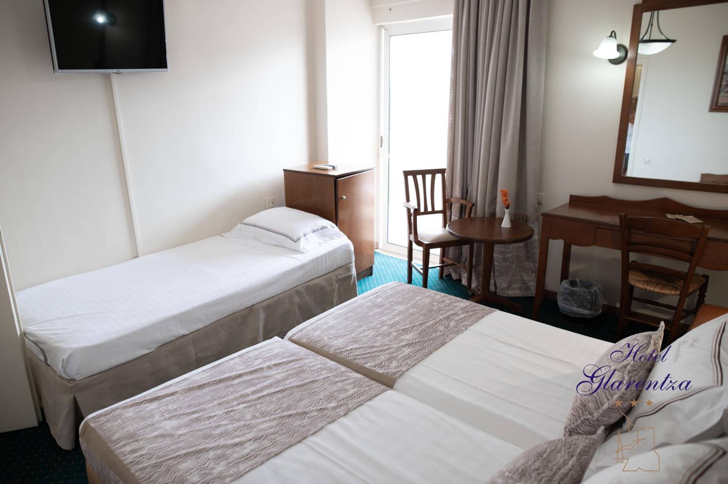 Triple Room with Balcony - Photo 3