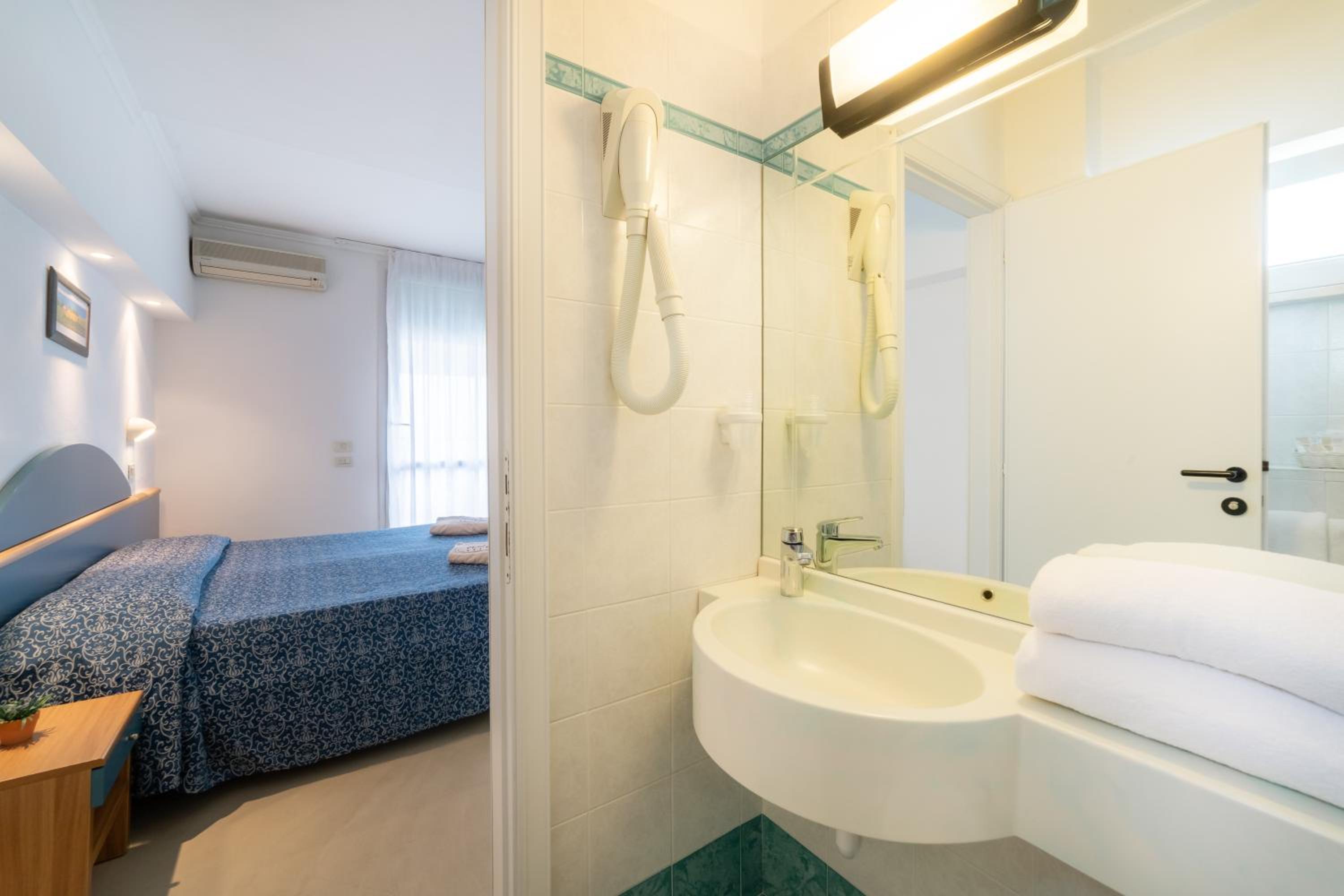 Triple Room with Balcony photo 3