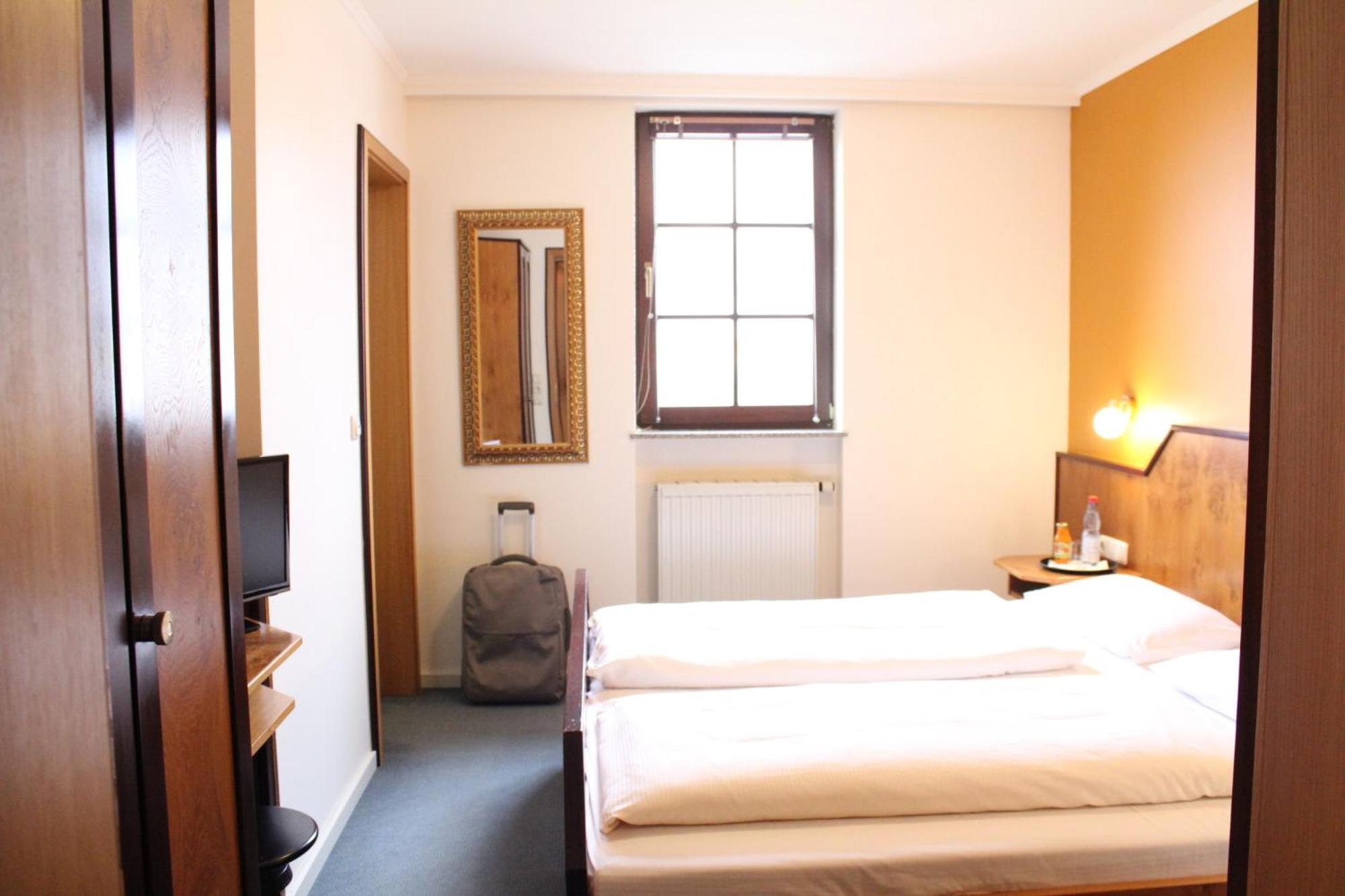 Budget Double Room photo 2