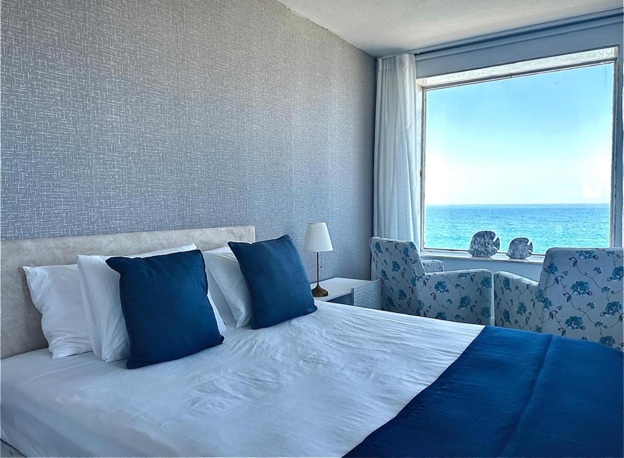 Double Room with Sea View - Blue Room photo 2