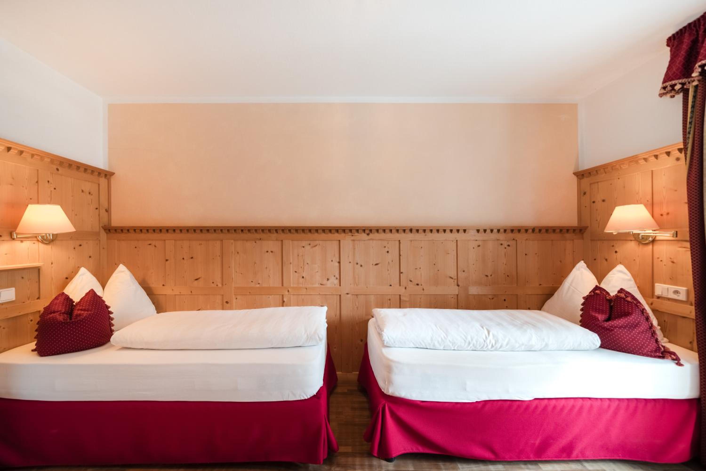 Economy Twin Room