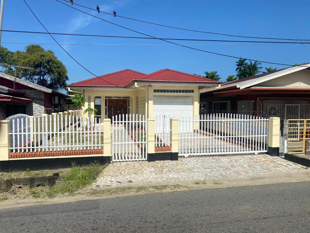 Three-Bedroom House photo 2