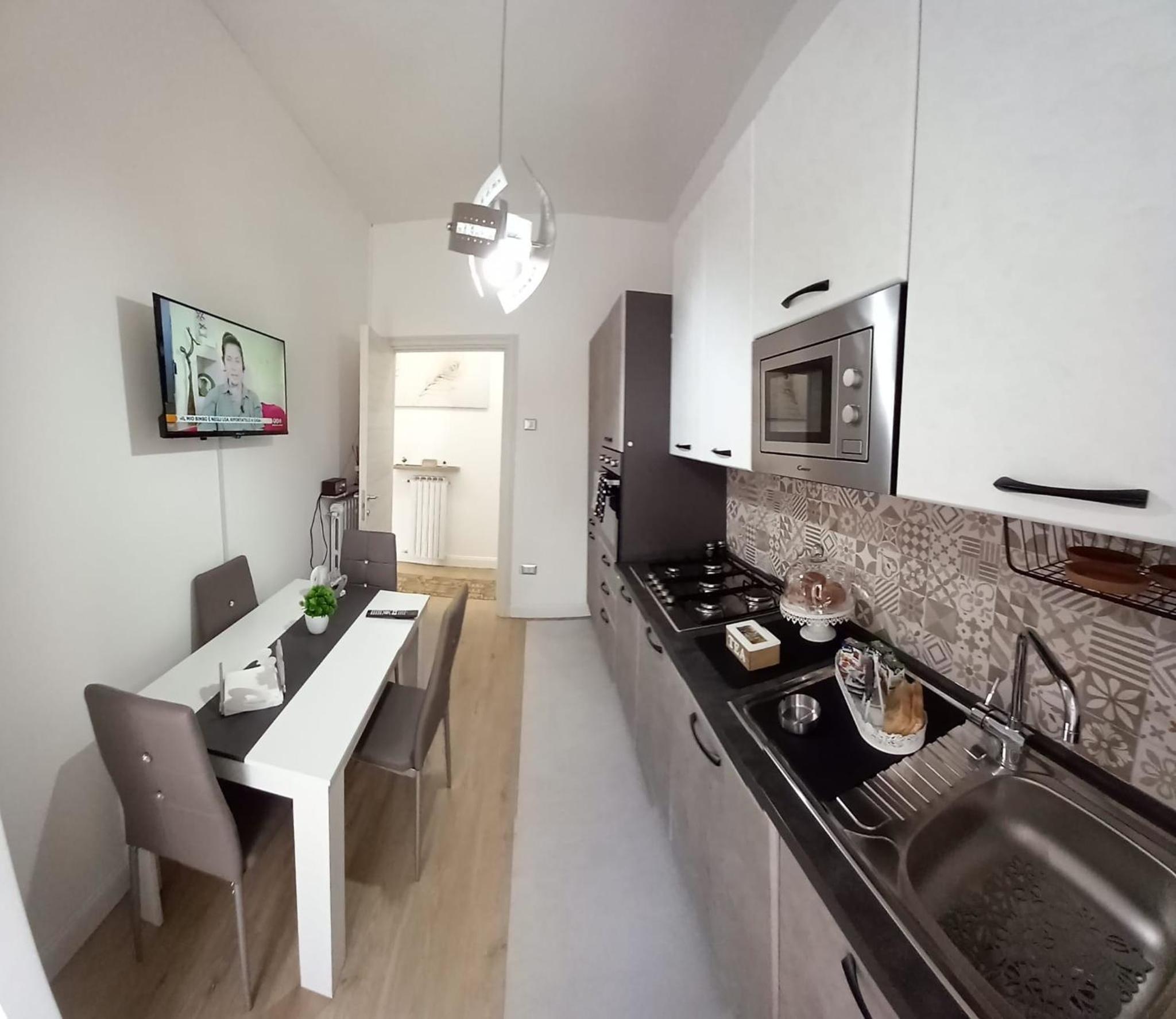 Two-Bedroom Apartment with Balcony photo 3