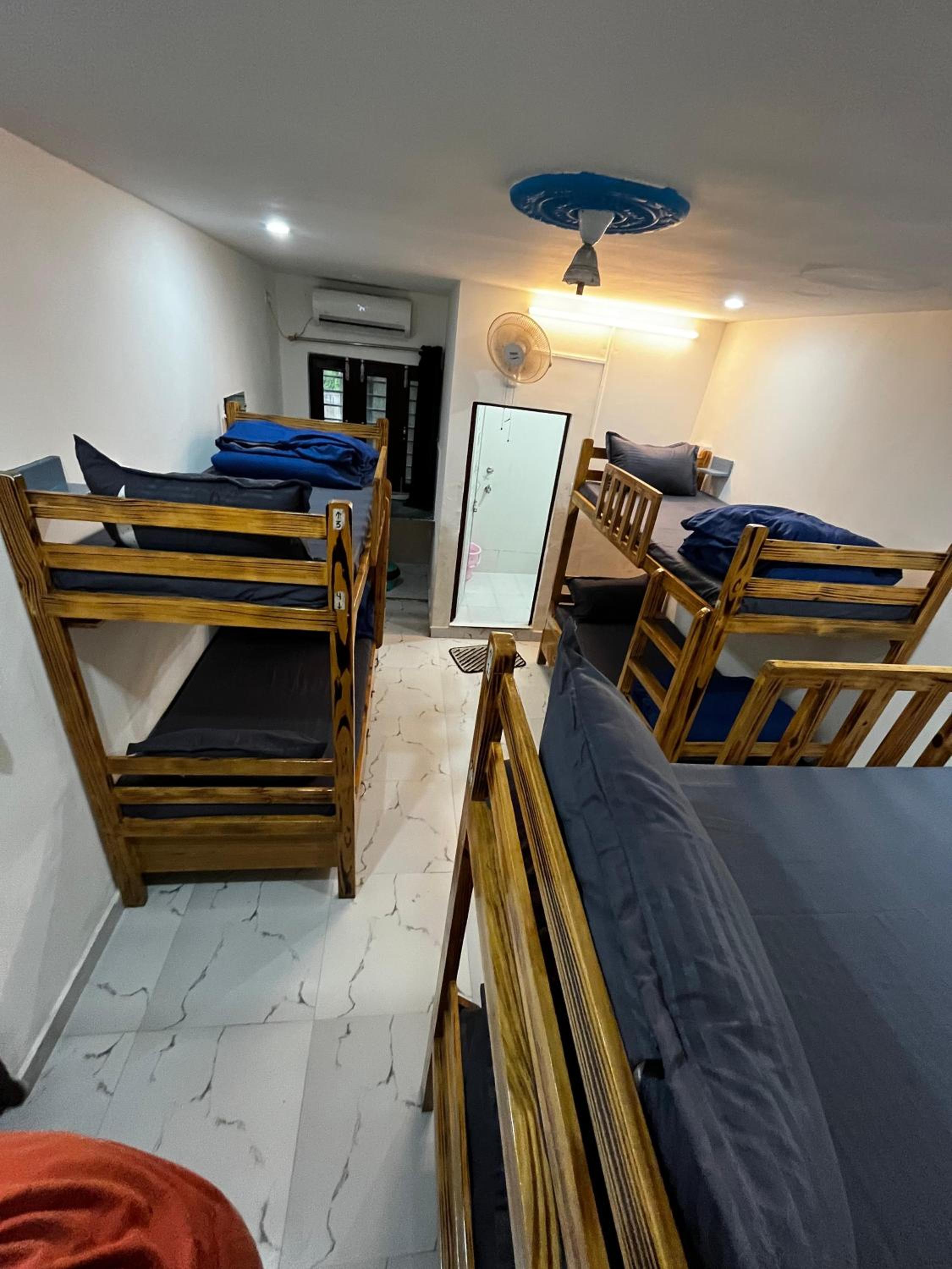 Bed in 6-Bed Mixed Dormitory Room photo 3