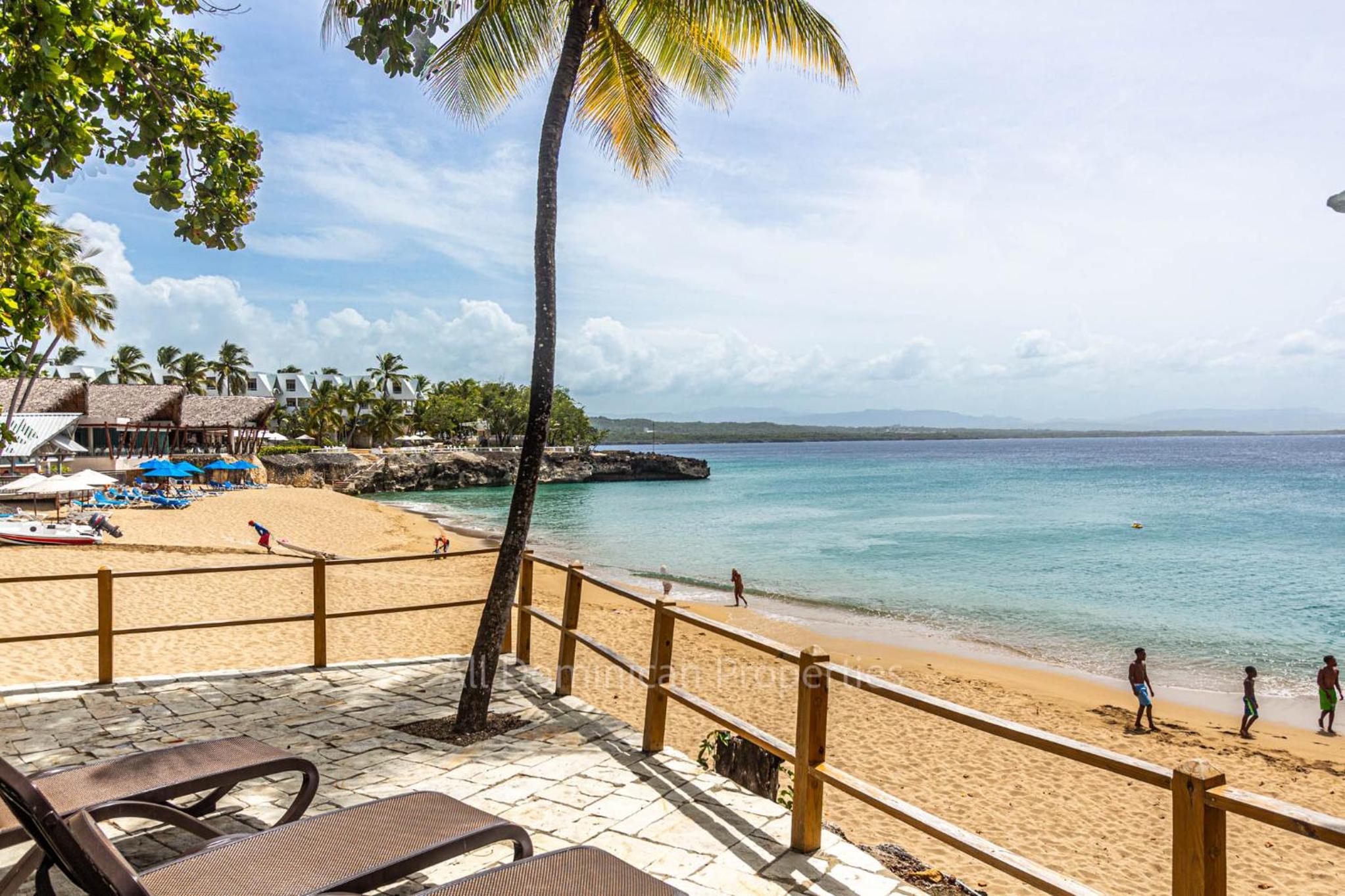Two-Bedroom Apartment with Terrace and Sea View photo 2
