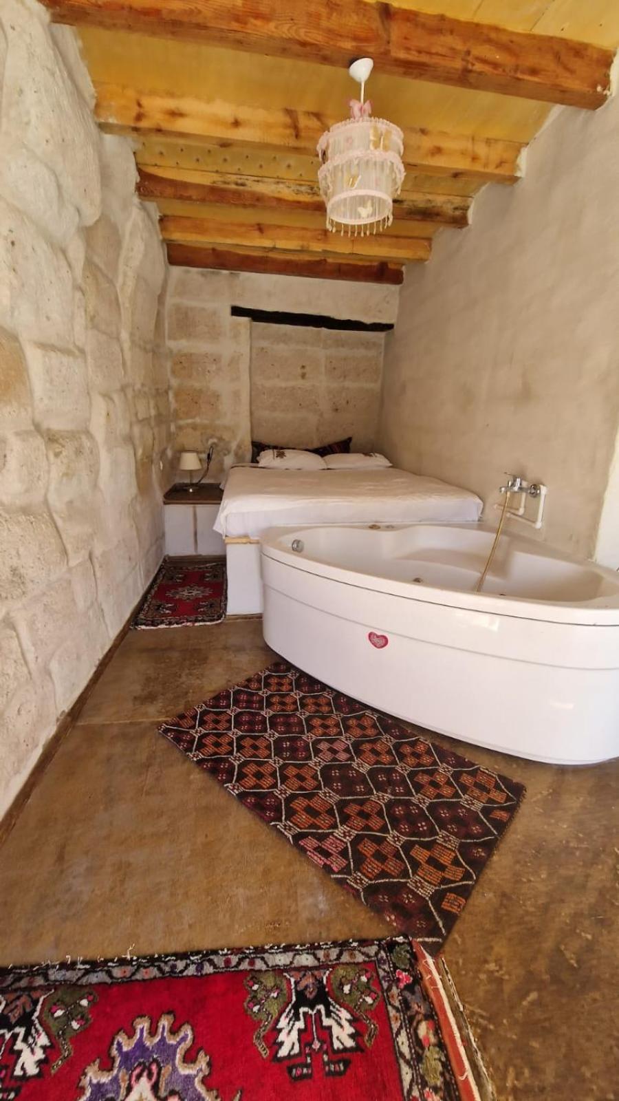 Queen Room with Spa Bath photo 1