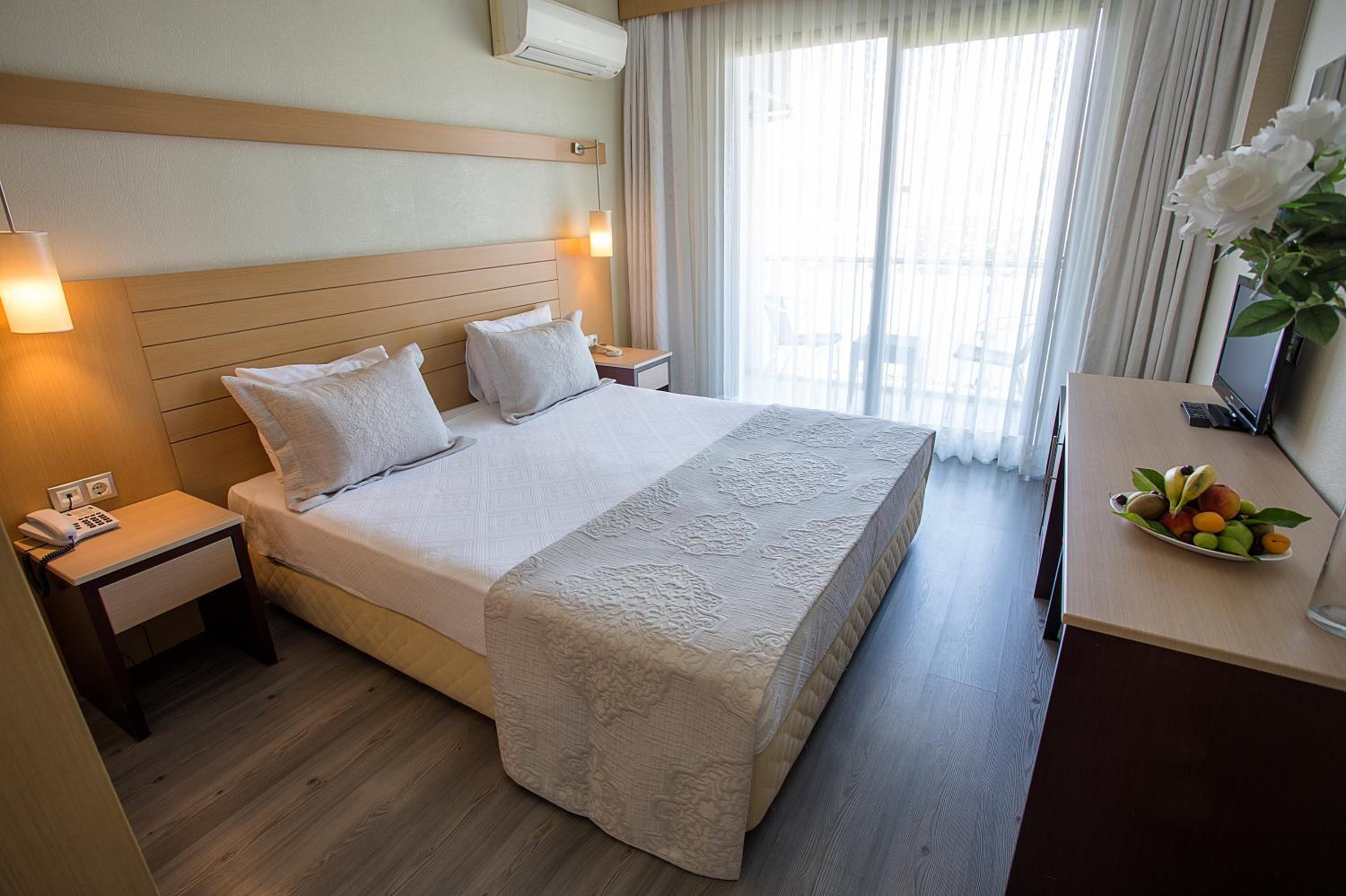 Double Room with Balcony photo 3