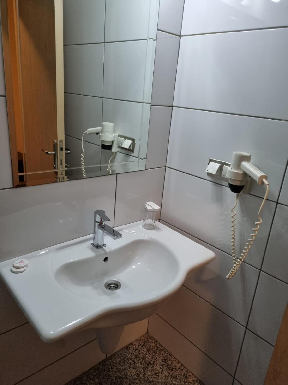 Single Room with Balcony photo 3