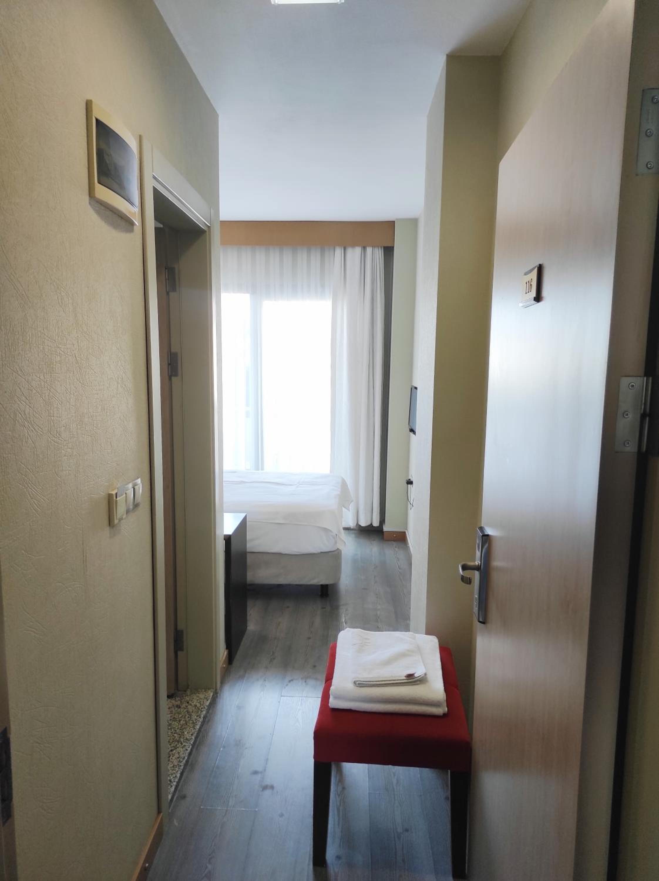Single Room with Balcony photo 1