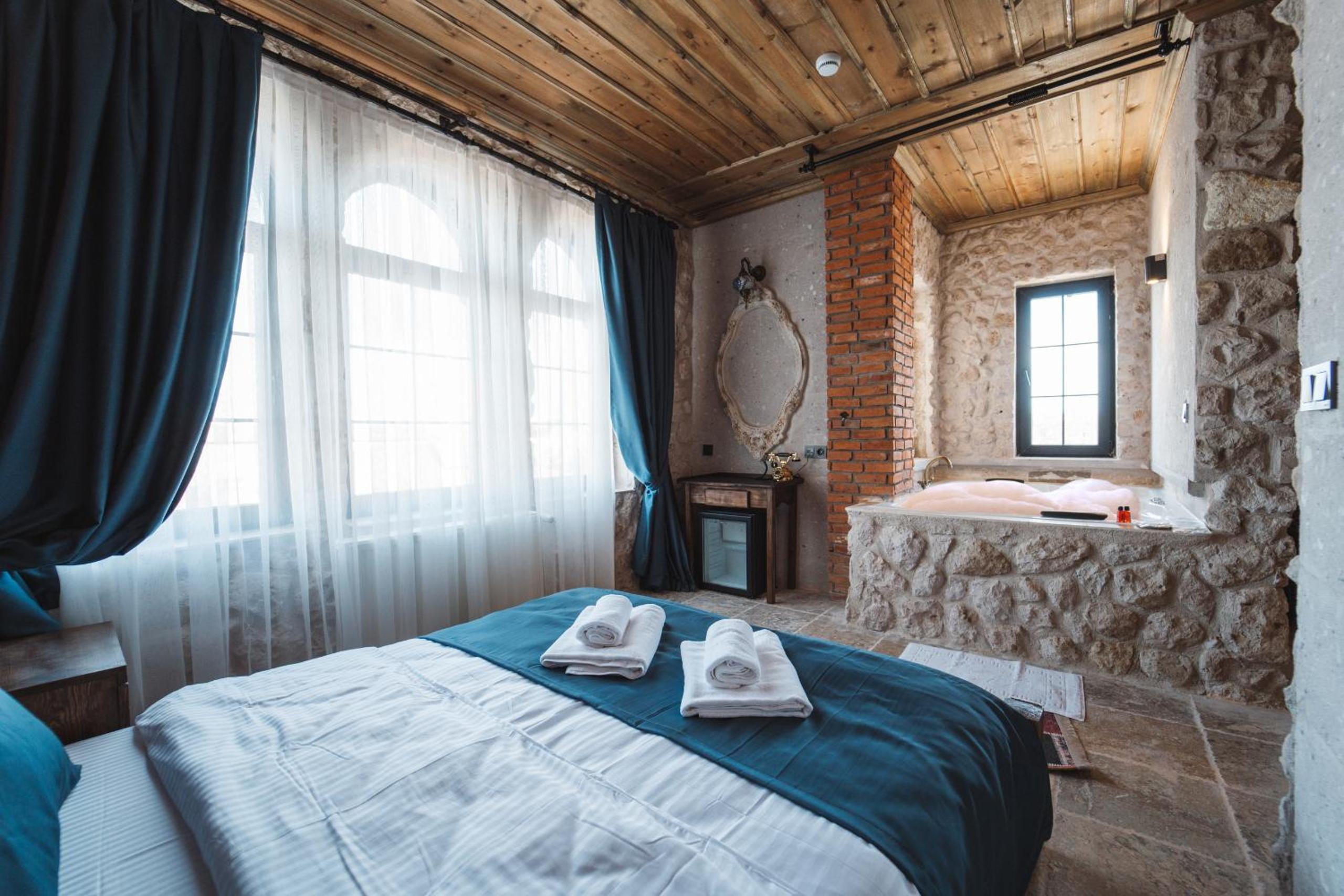 Superior Suite - Photo 1