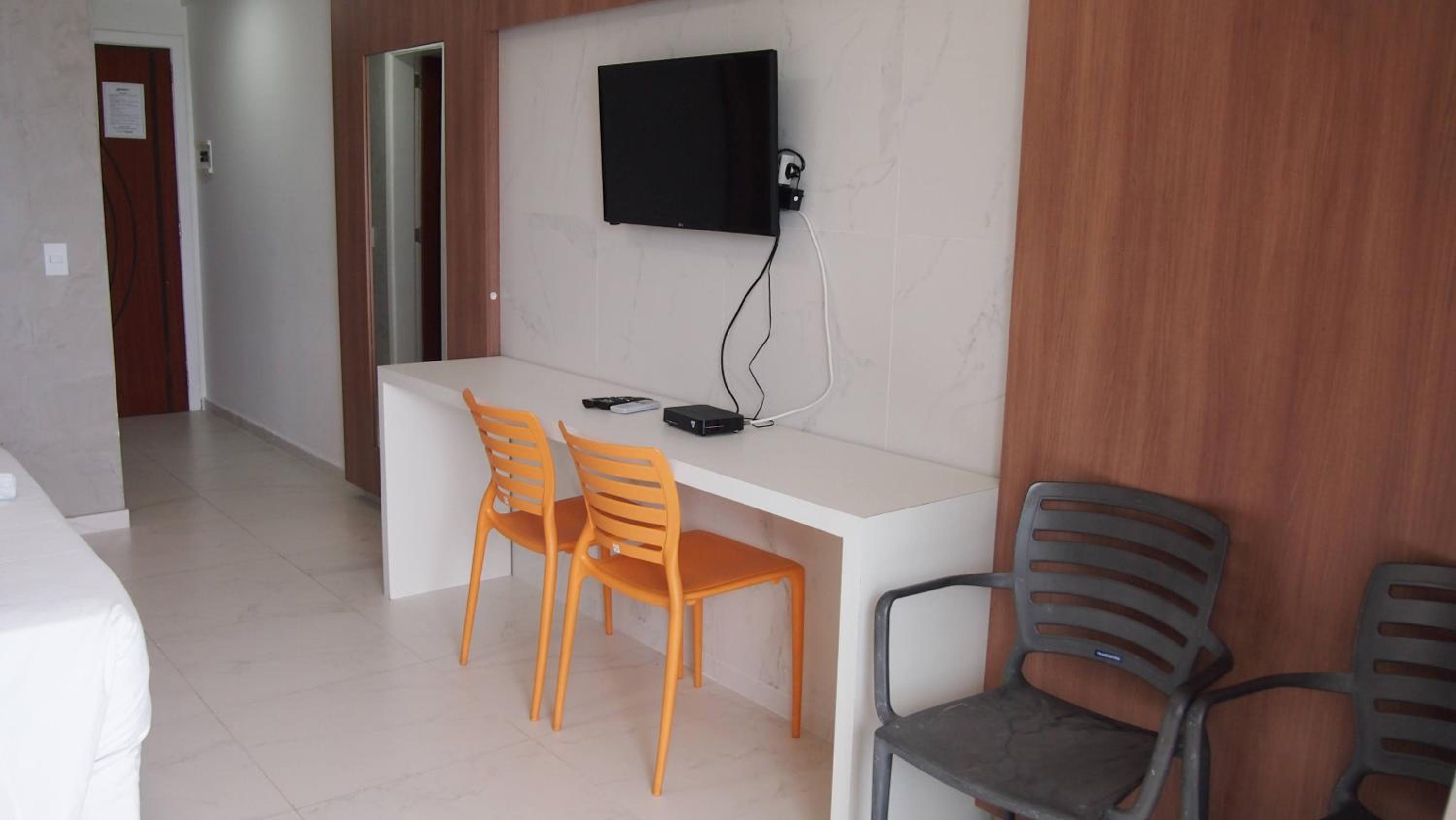 Deluxe Double Room with Sea View thumbnail 6
