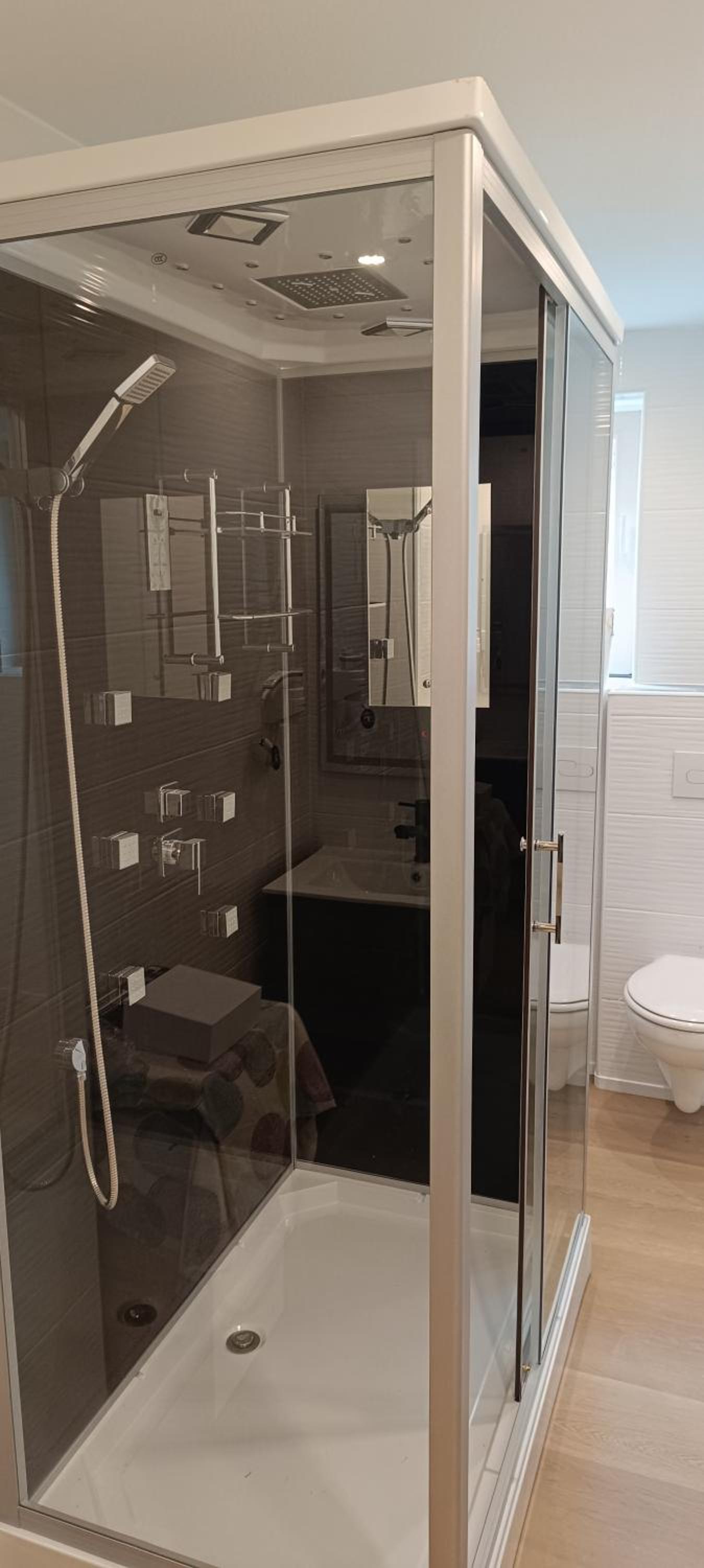 One-Bedroom Apartment - Non-Smoking photo 2