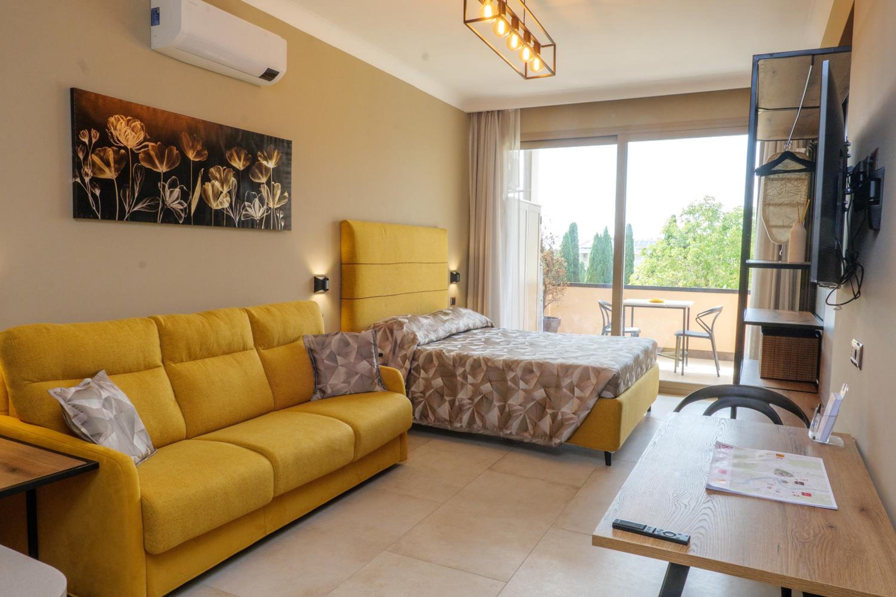 Studio Apartment