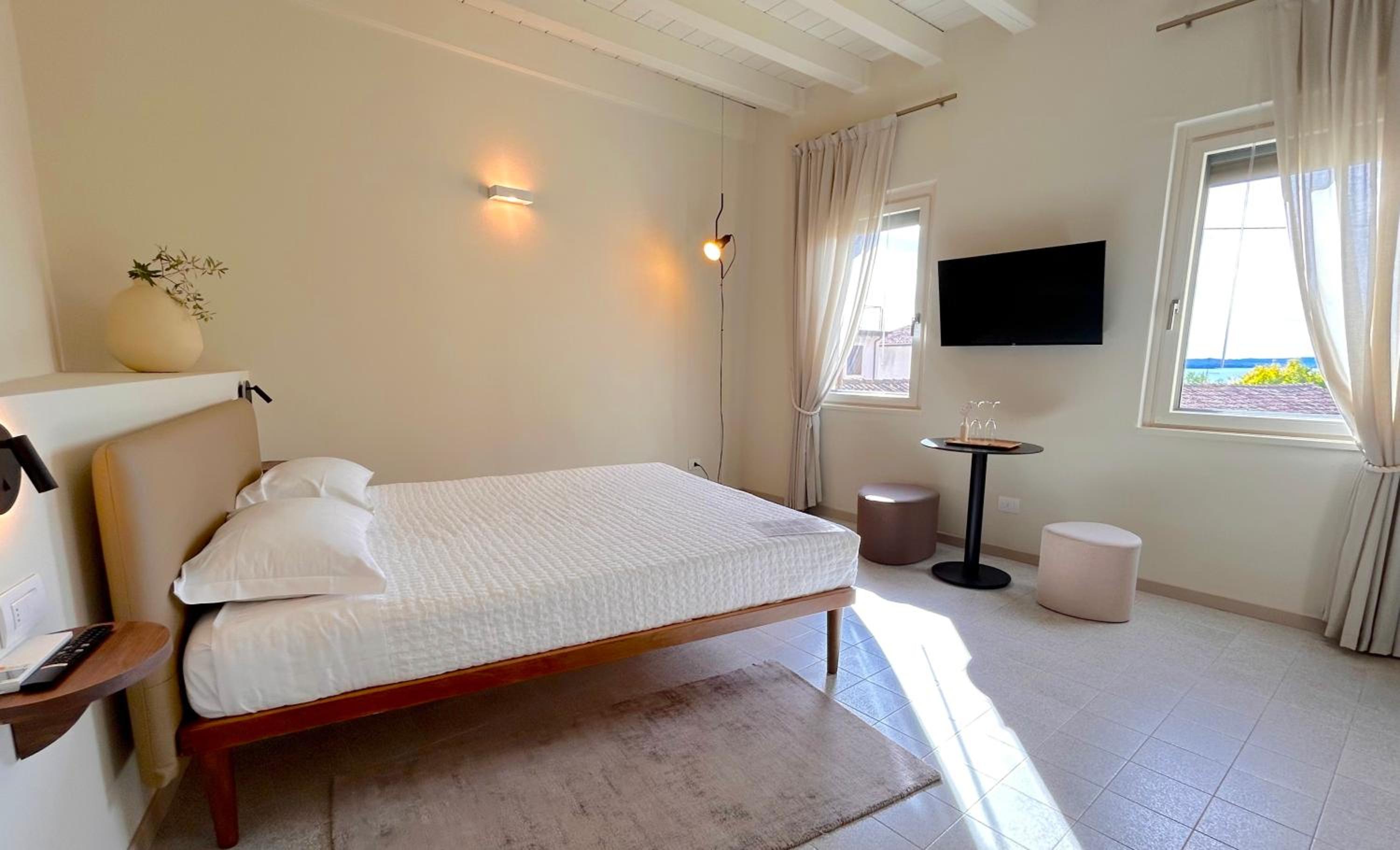 Double Room with Lake View