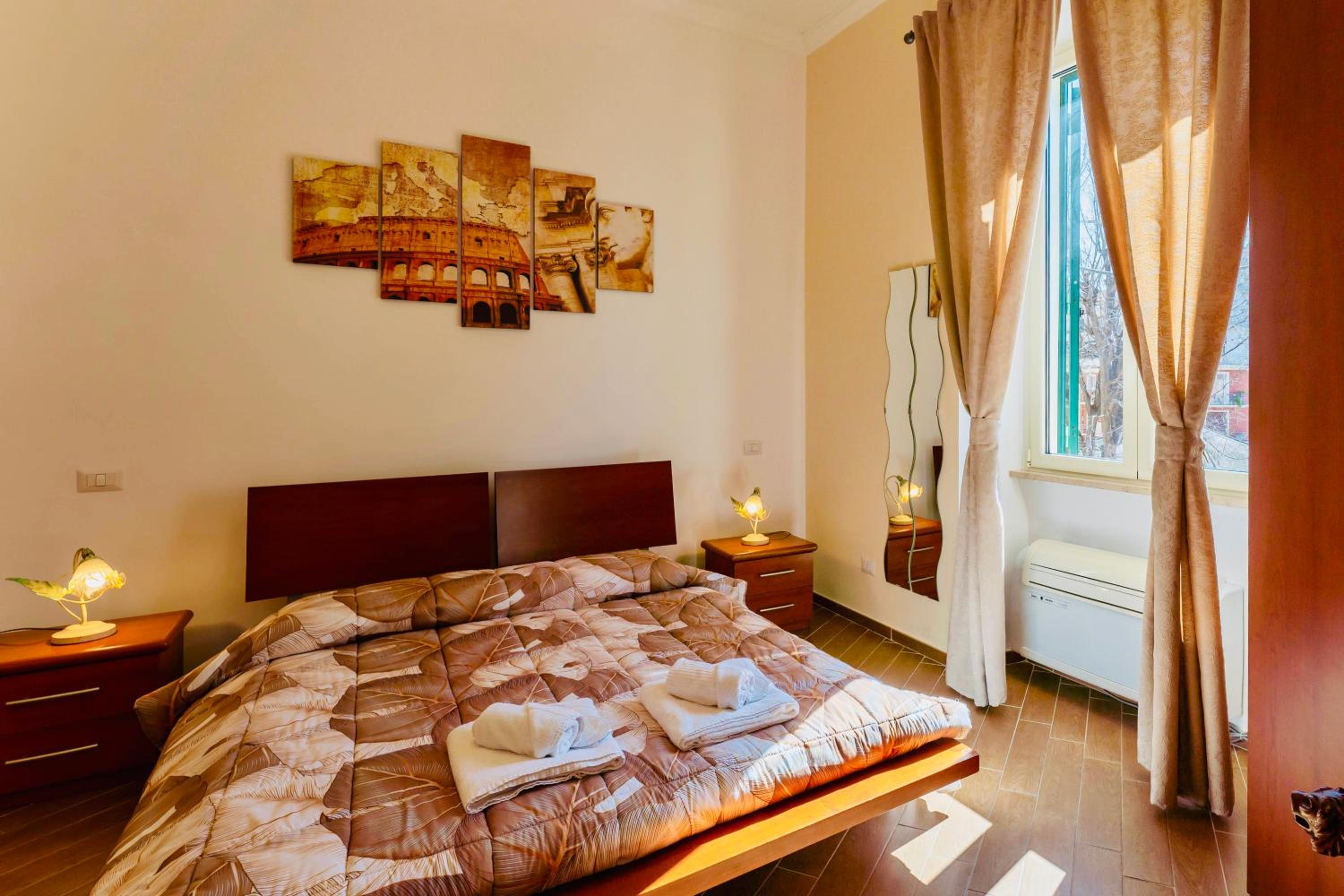 Large Double Room photo 3