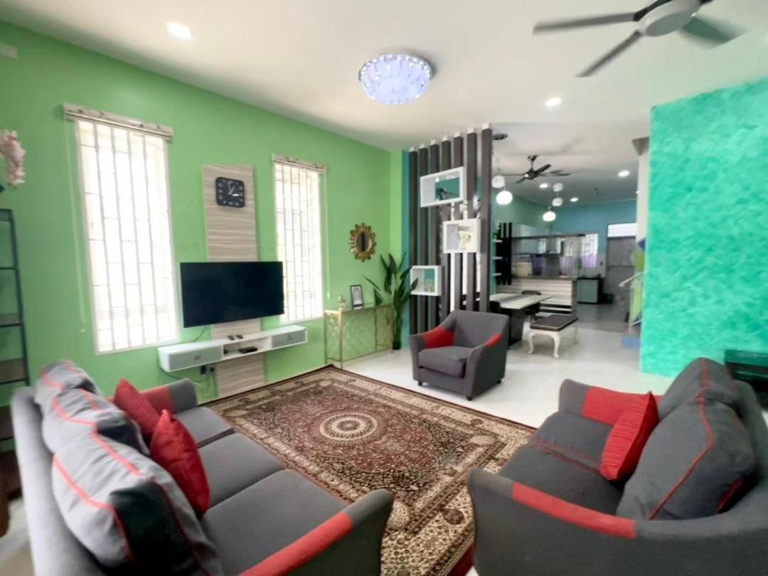 Four-Bedroom House photo 1