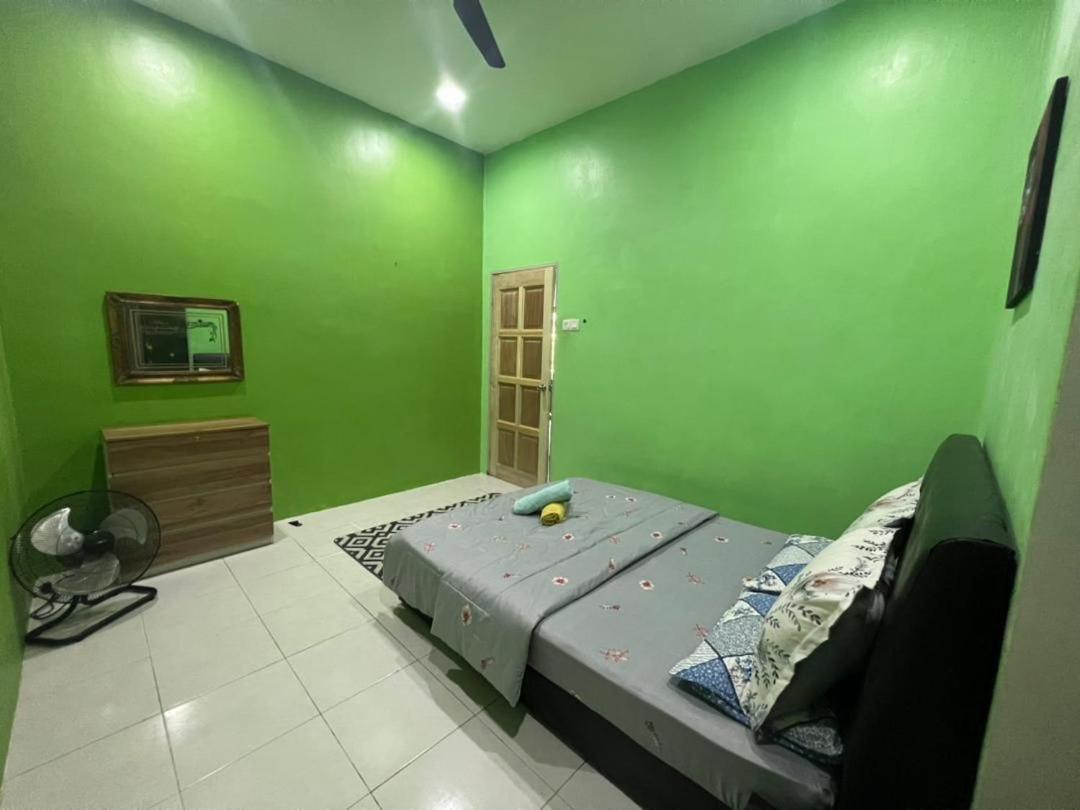 Four-Bedroom House photo 3